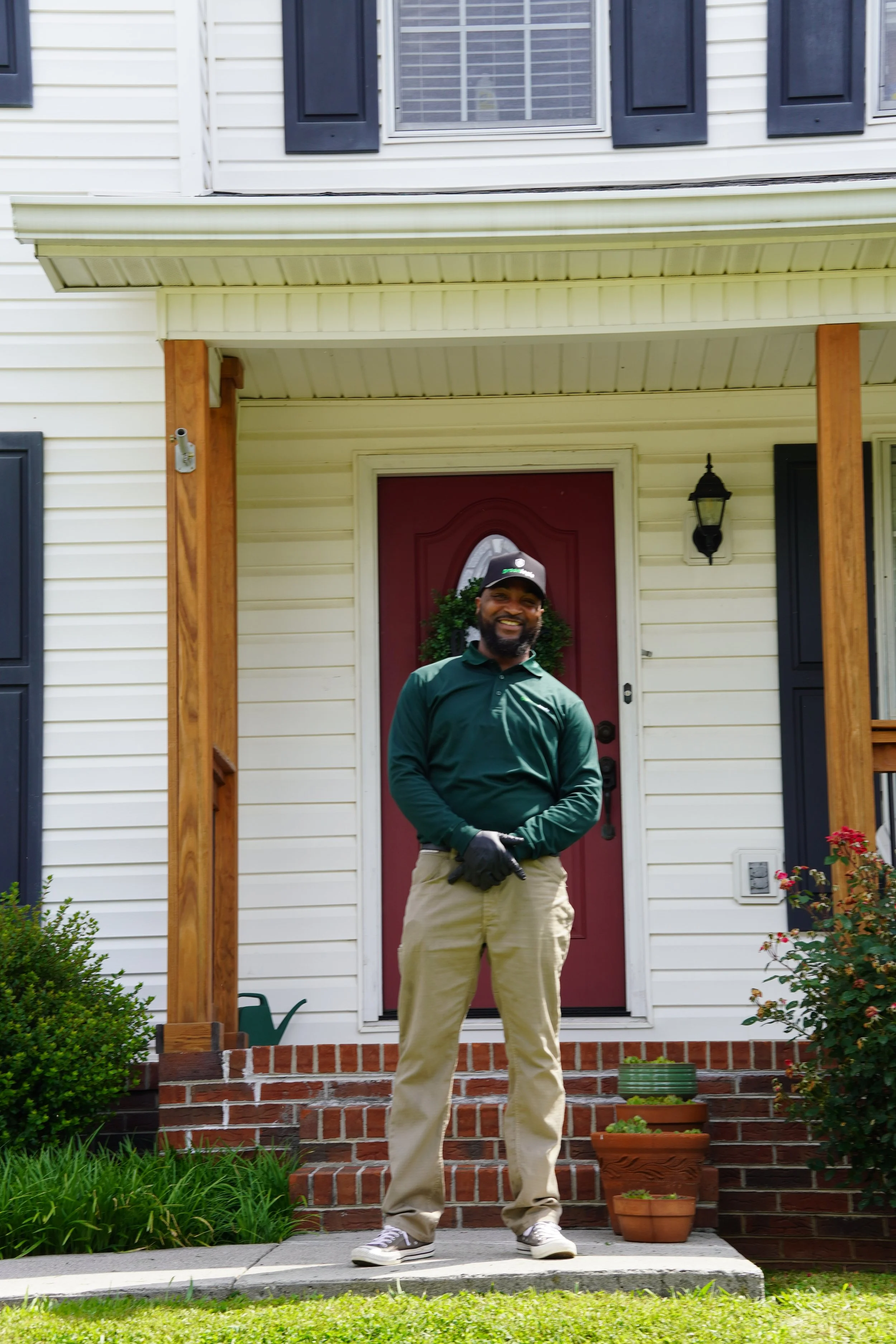 Greenlogic Service Pro at a customer's home to perform a pest control service in Knoxville, Tennessee