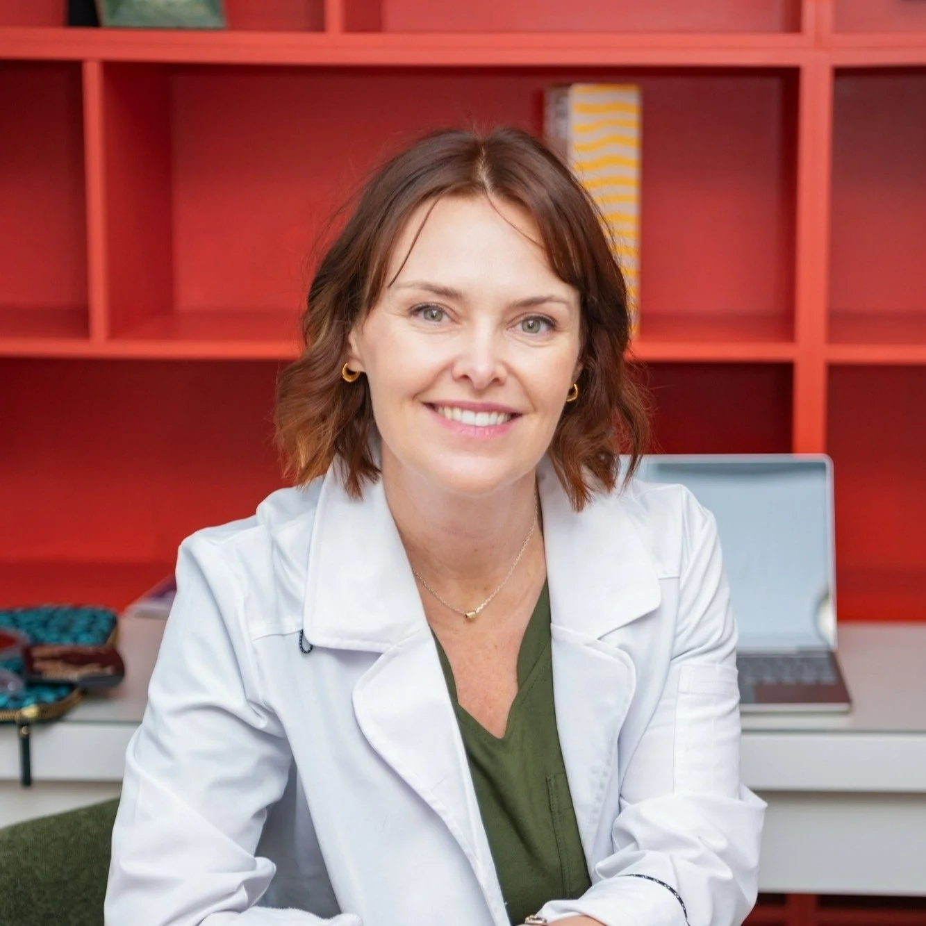 Dr Laoise Hook