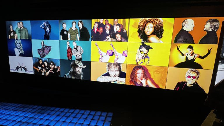 ROCK AND ROLL HALL OF FAME