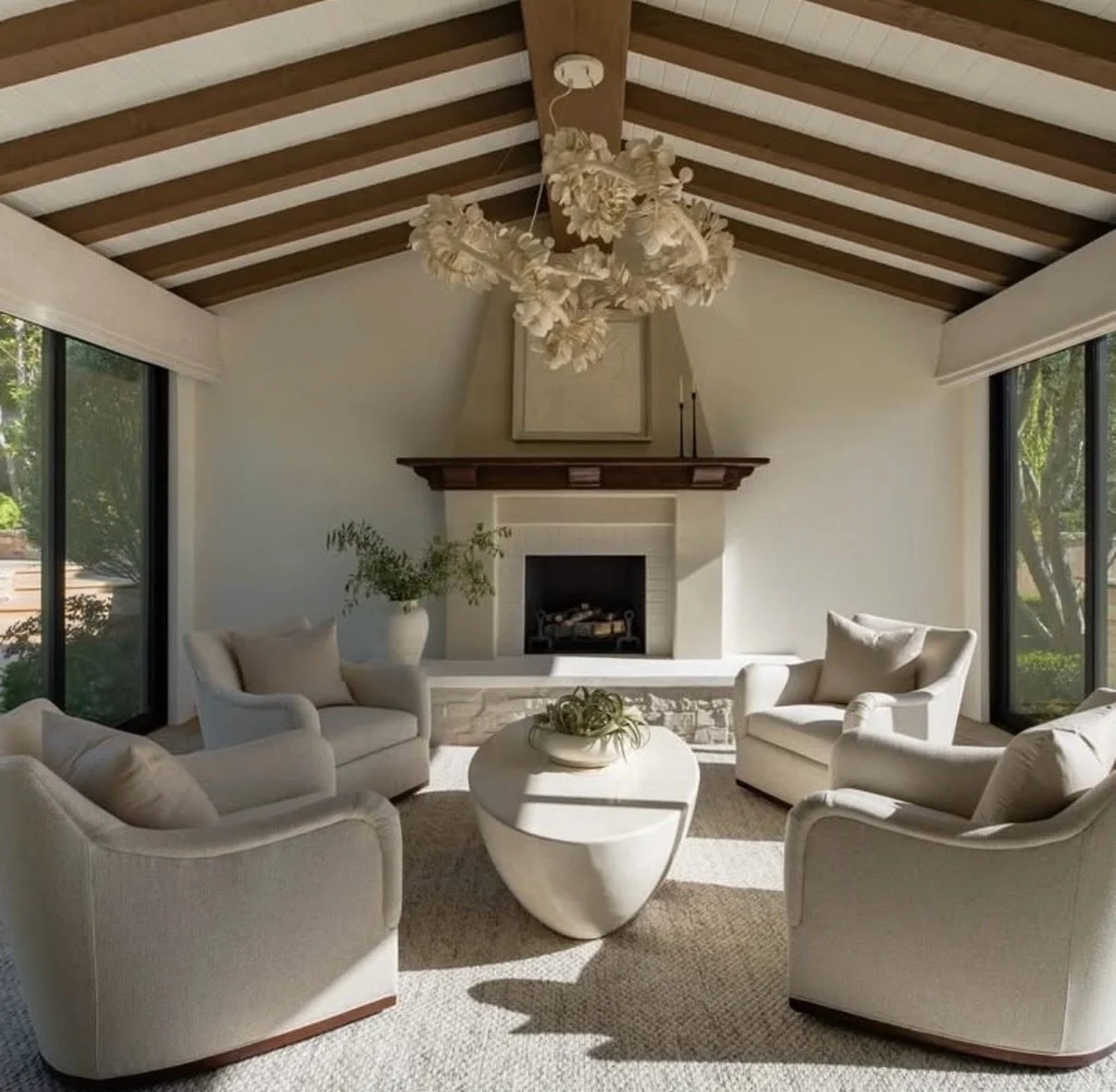 SSDC spotlight on @palecekdesign 🤍 we love this living space designed by @markdesignco featuring the Roma Spiral Chandelier &amp; Vail Stone Coffee Table

Contact us if you want to open a trade account. We have many great vendors!

Design: @markdesi