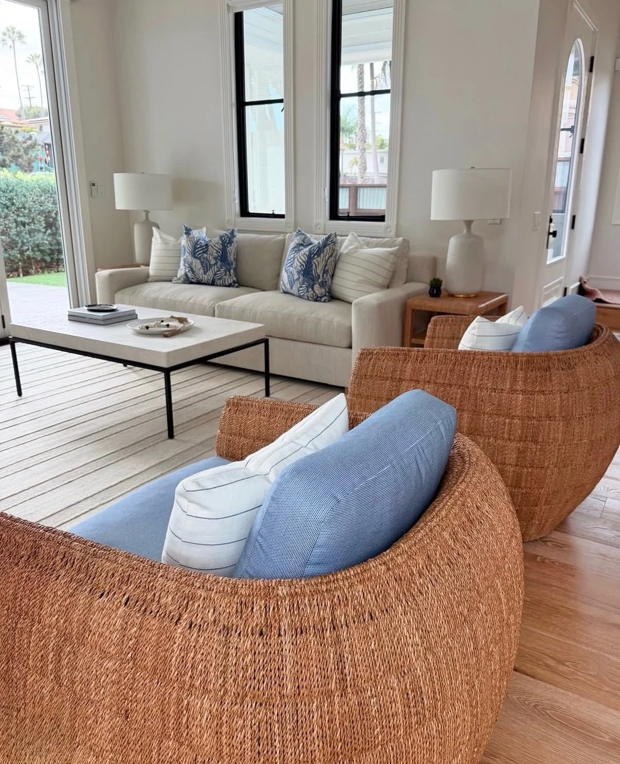 SSDC spotlight on @palecekdesign we love the texture these Ventura Swivel Lounge Chairs add to this beautiful living space 💙

Contact us if you want to open a trade account. We have many great vendors!

Design: @wendyhcallahan 
Chairs: @palecekdesig