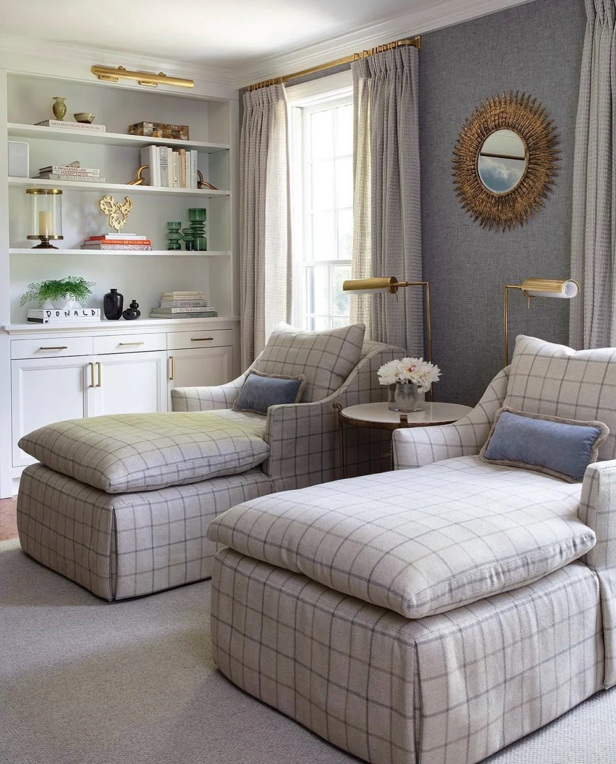 SSDC spotlight on @leeindustries 🩵🤎 we love these comfy chaises in this gorgeous living room designed by @erincondroninteriors 

Contact us if you want to open a trade account. We have many great vendors! 

Design: @erincondroninteriors 
Chaise: @l