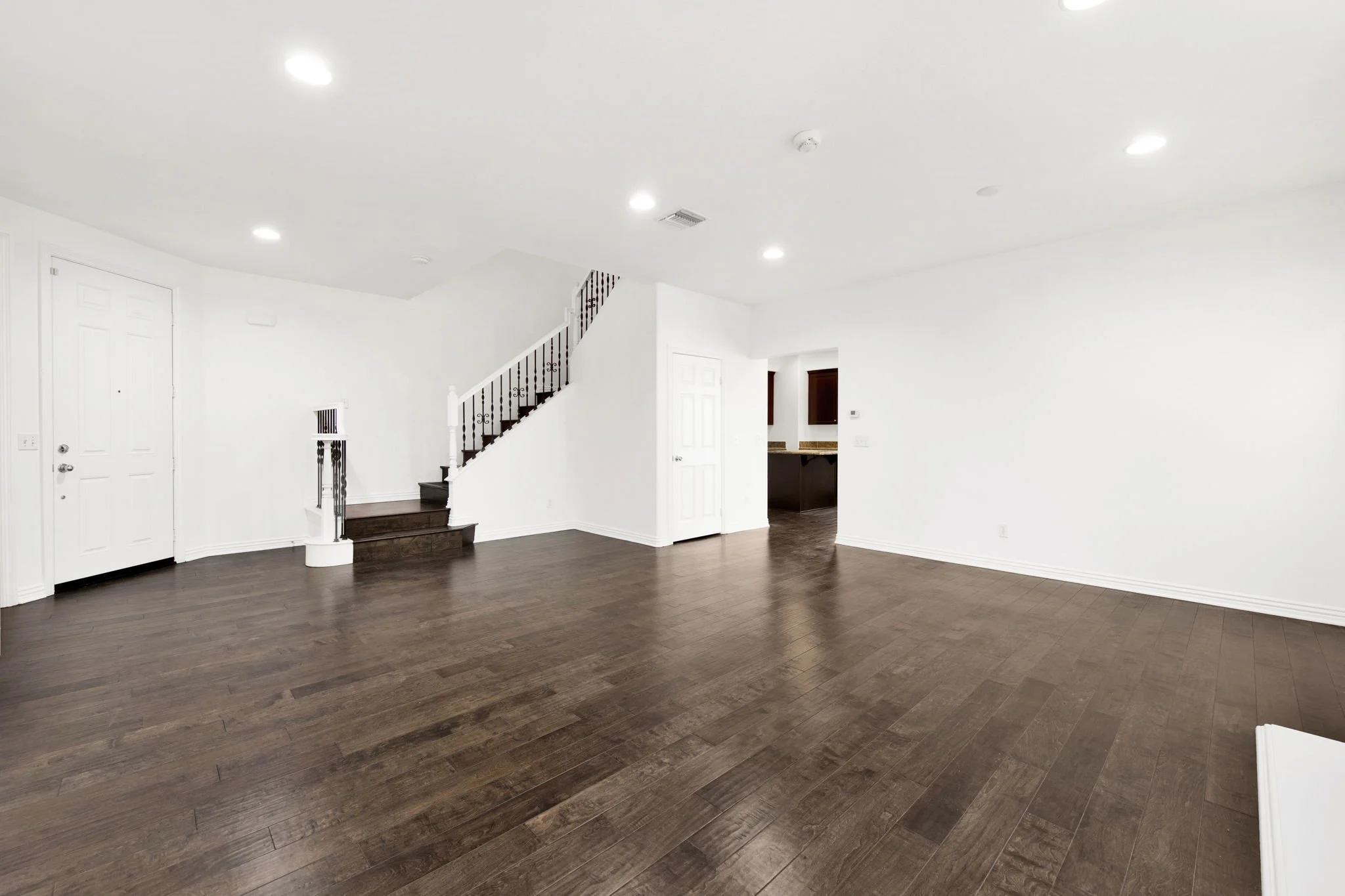 3-web-or-mls-202601201661OrchidWayGardenaCA -02 (1).jpg