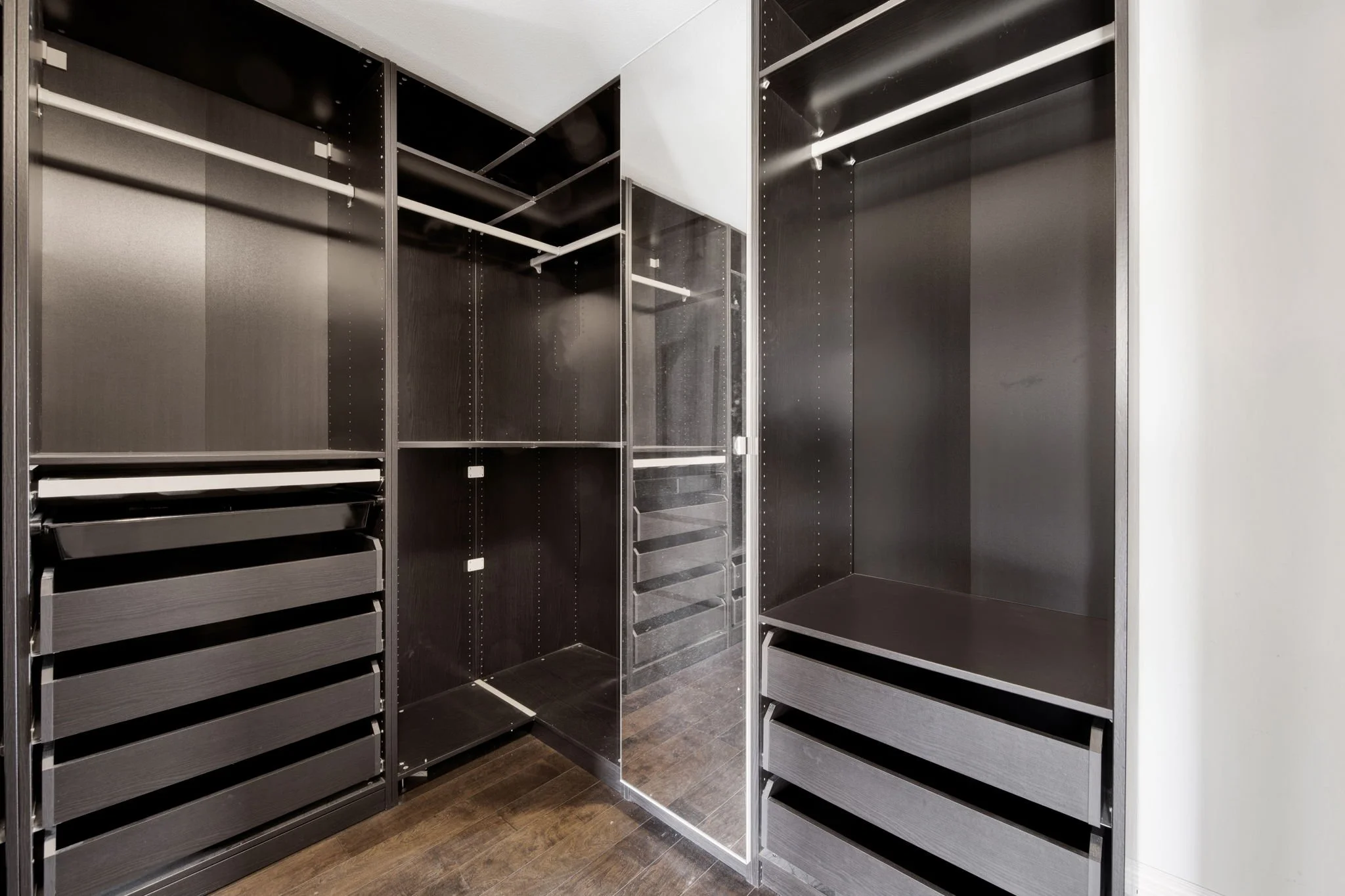 19-web-or-mls-202601201661OrchidWayGardenaCA -15 (1).jpg