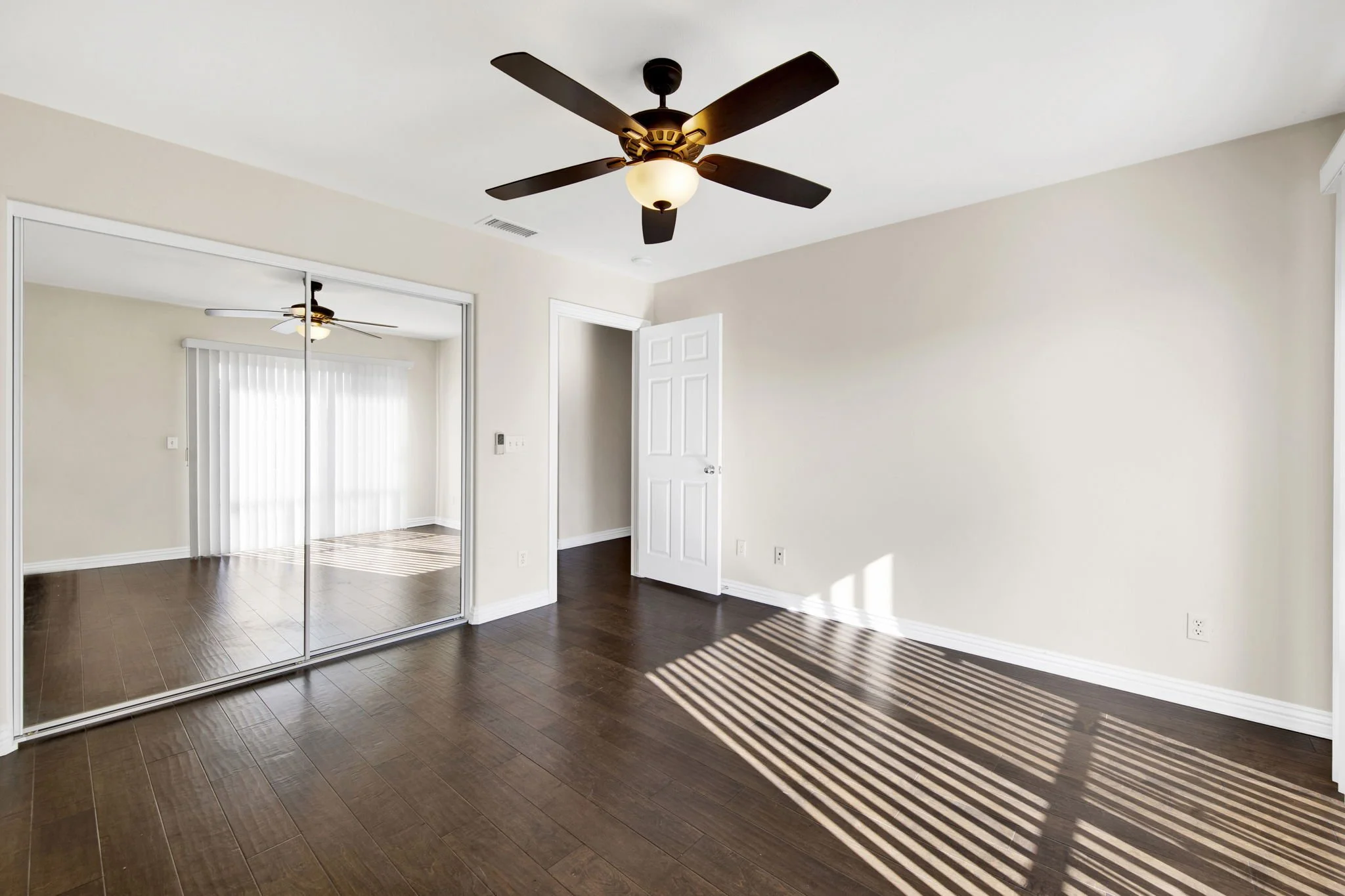 24-web-or-mls-202601201661OrchidWayGardenaCA -21 (1).jpg