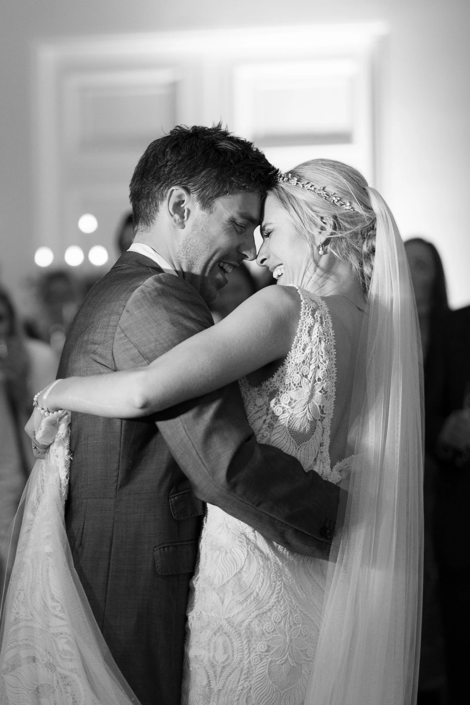 Farnham-Castle-Wedding-Photographer-23.jpg