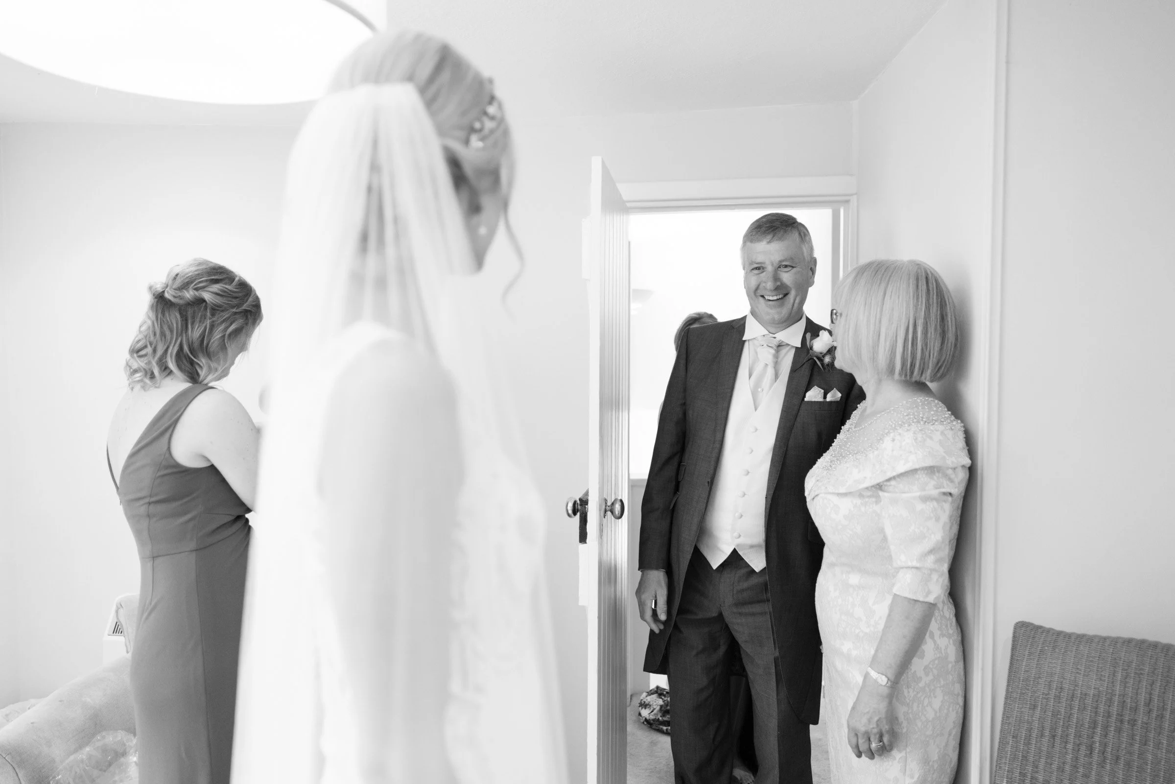 Farnham-Castle-Wedding-Photographer-3.jpg