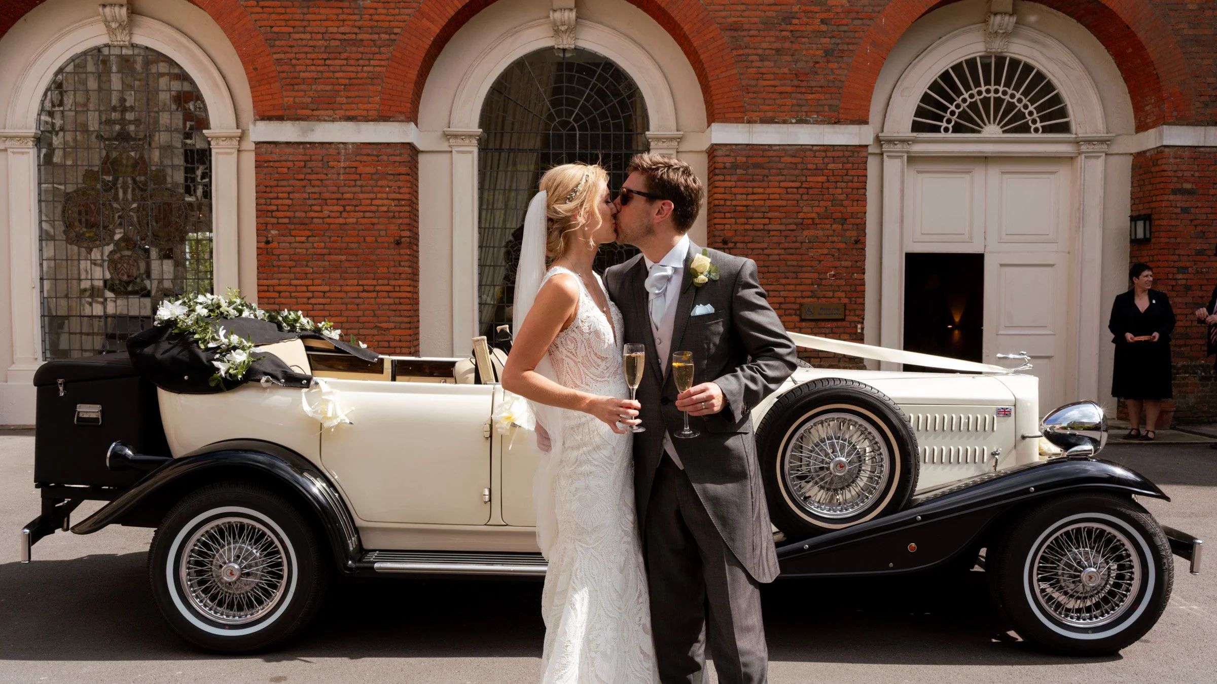 Farnham-Castle-Wedding-Photographer-8.jpg