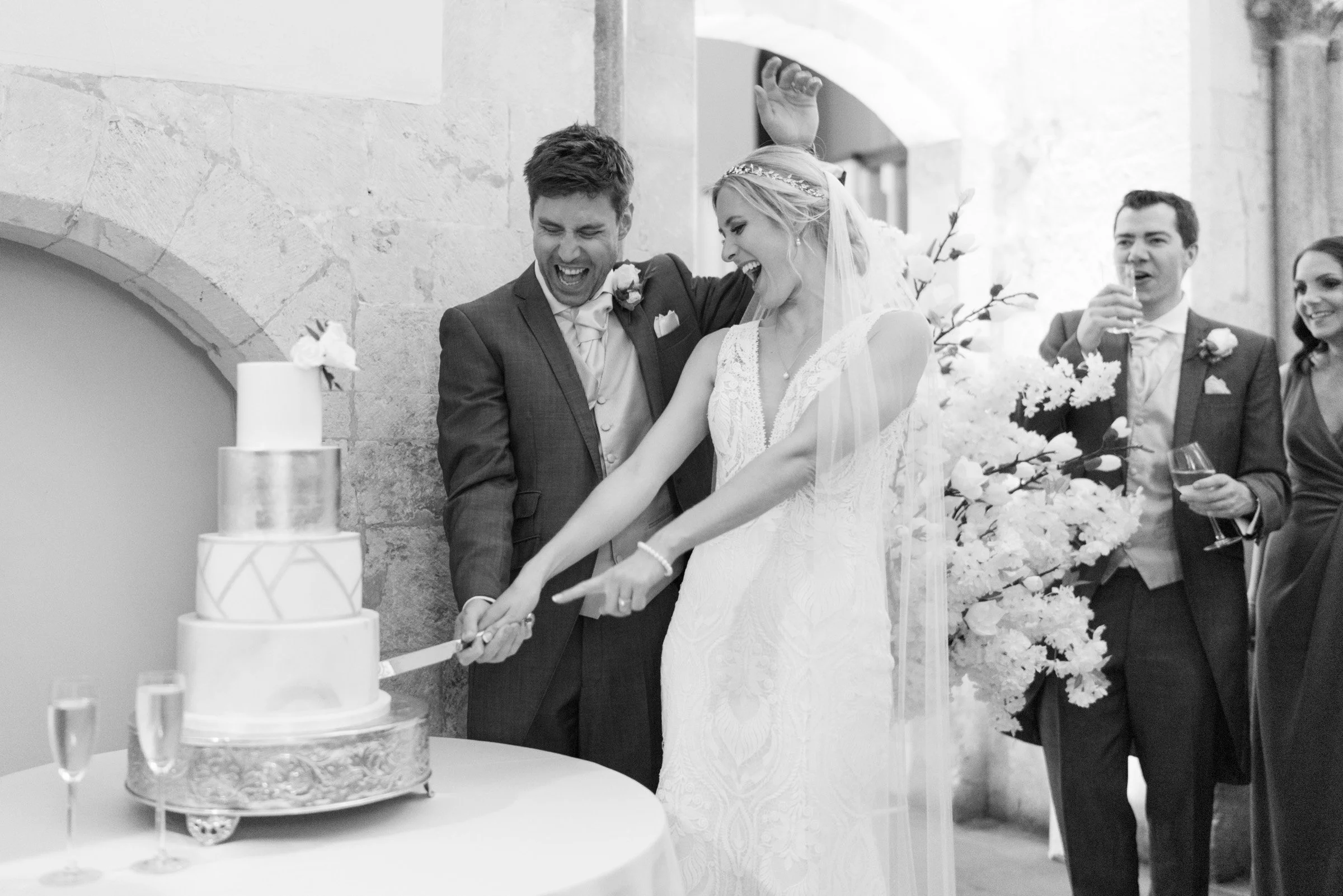 Farnham-Castle-Wedding-Photographer-22.jpg