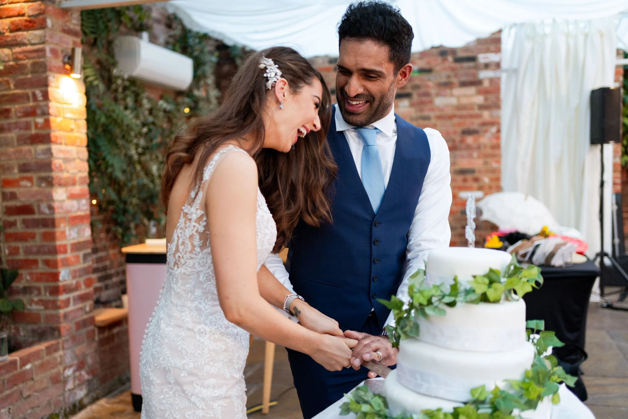 Northbrook-Park-Wedding-Photographer-39.jpg