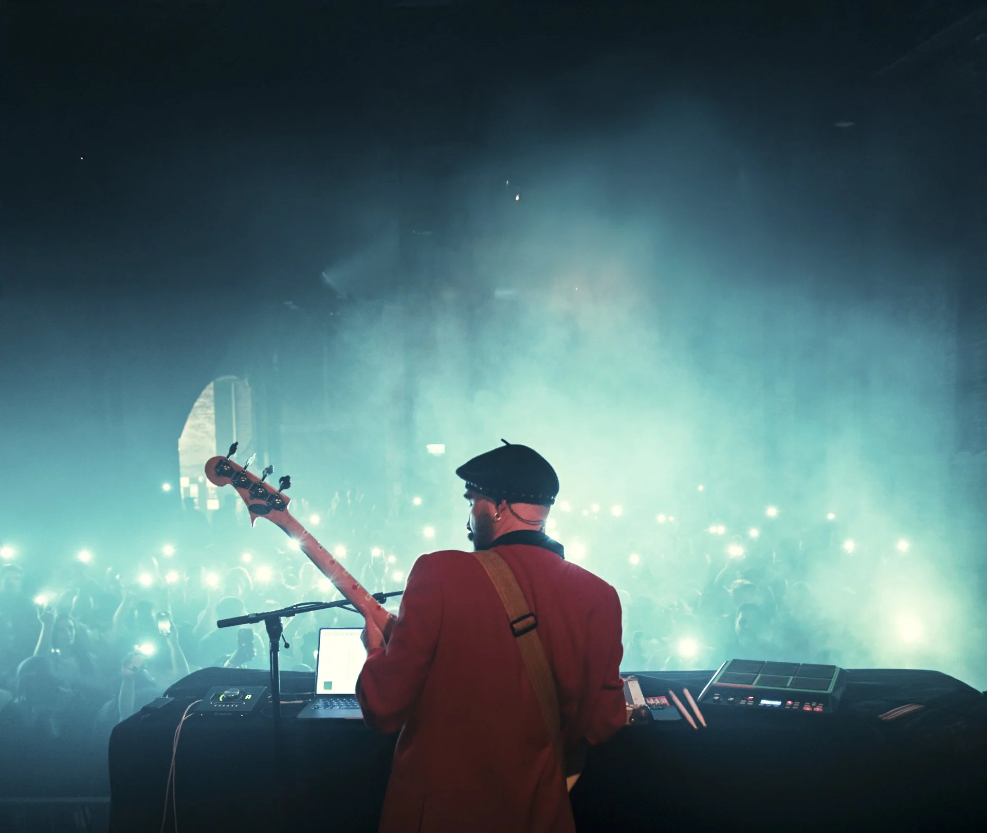 Live Shows, Festivals & DJs