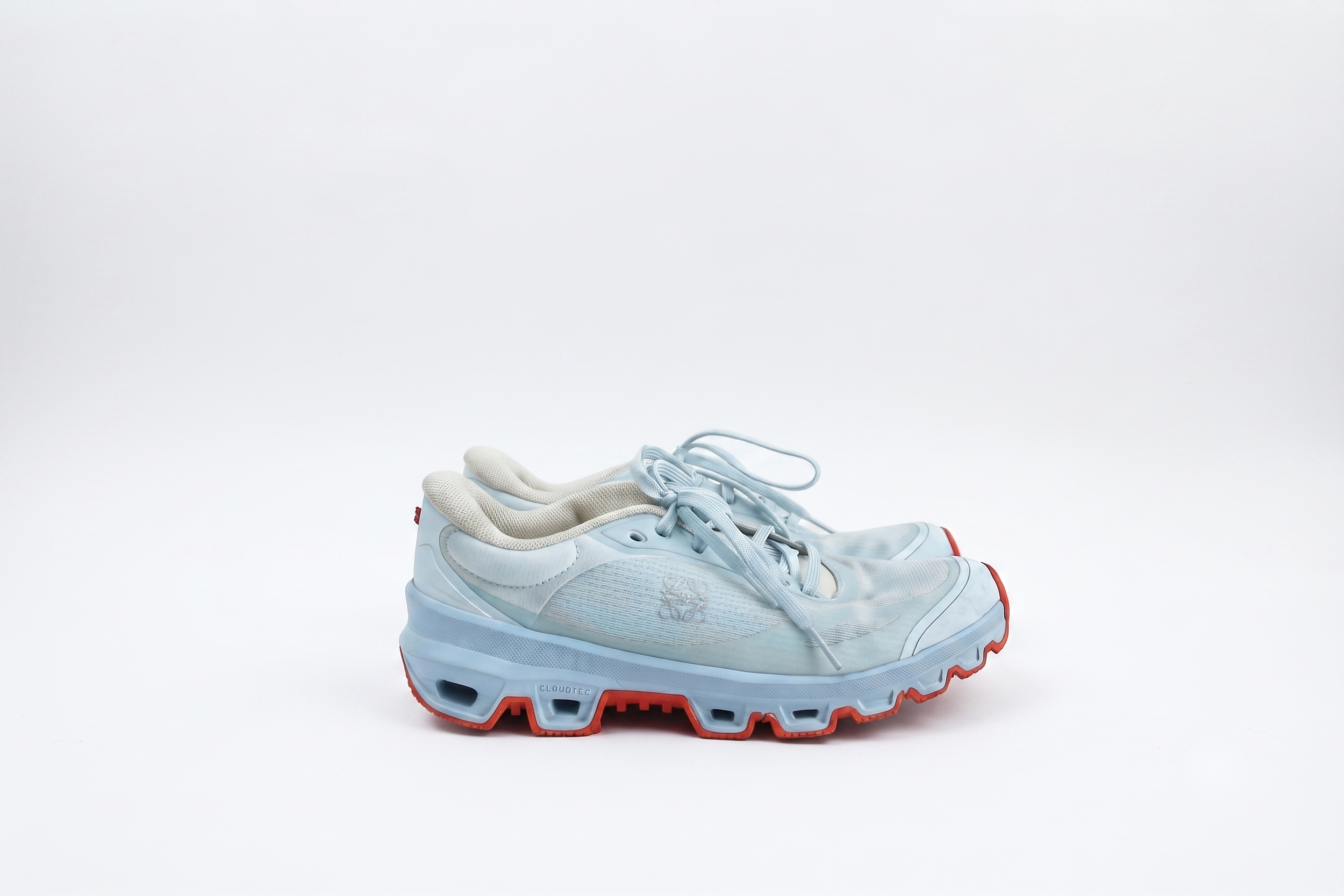 Loewe x On Cloud