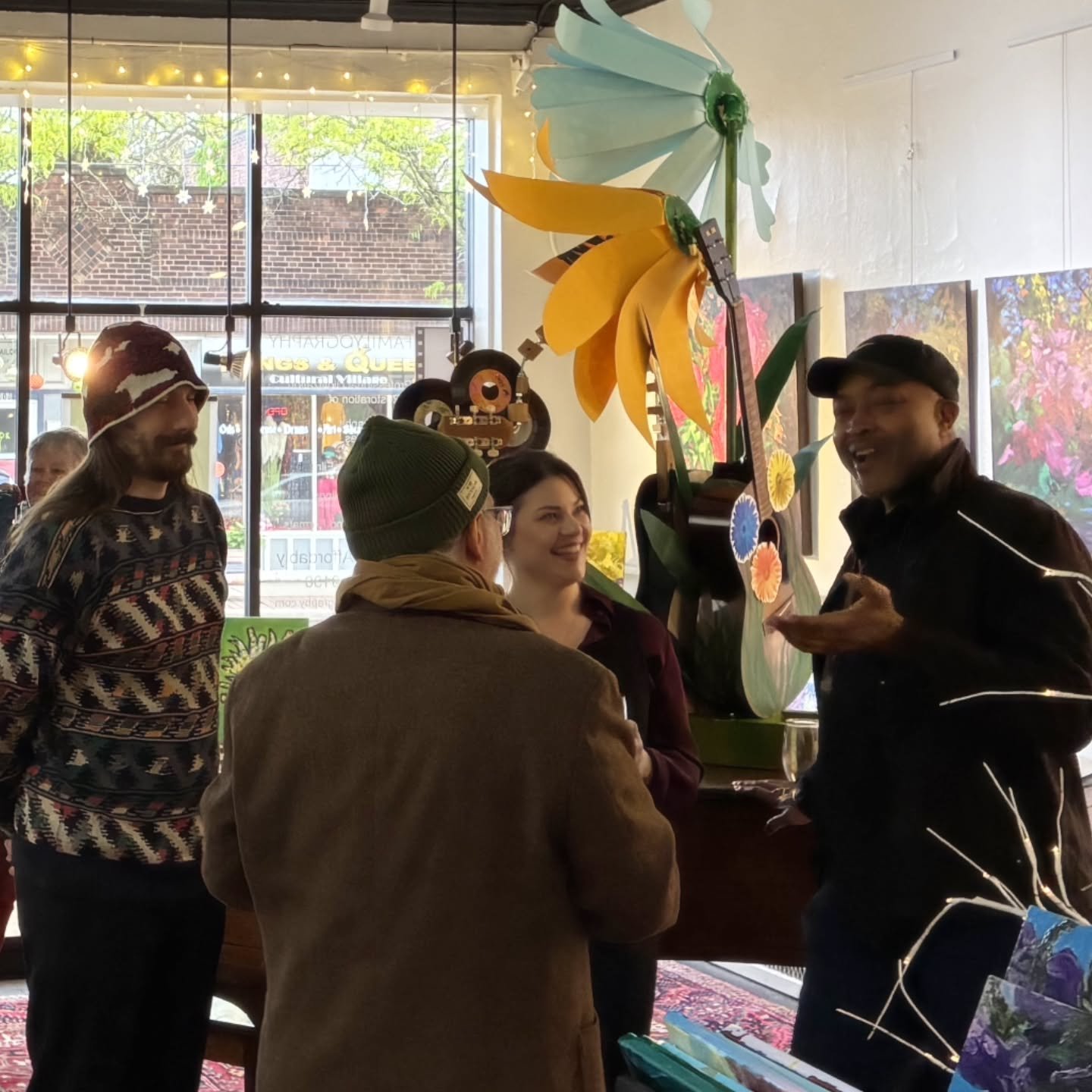Such a chill opening last night at Art Affect Gallery for the Flowers exhibition! Thank you to Dan for including me in this show and for the wine!

Check out @lisa_kay_snyder_artist ! Her work is lovely! 🥰 

Thank you to @gina_air for being my photo
