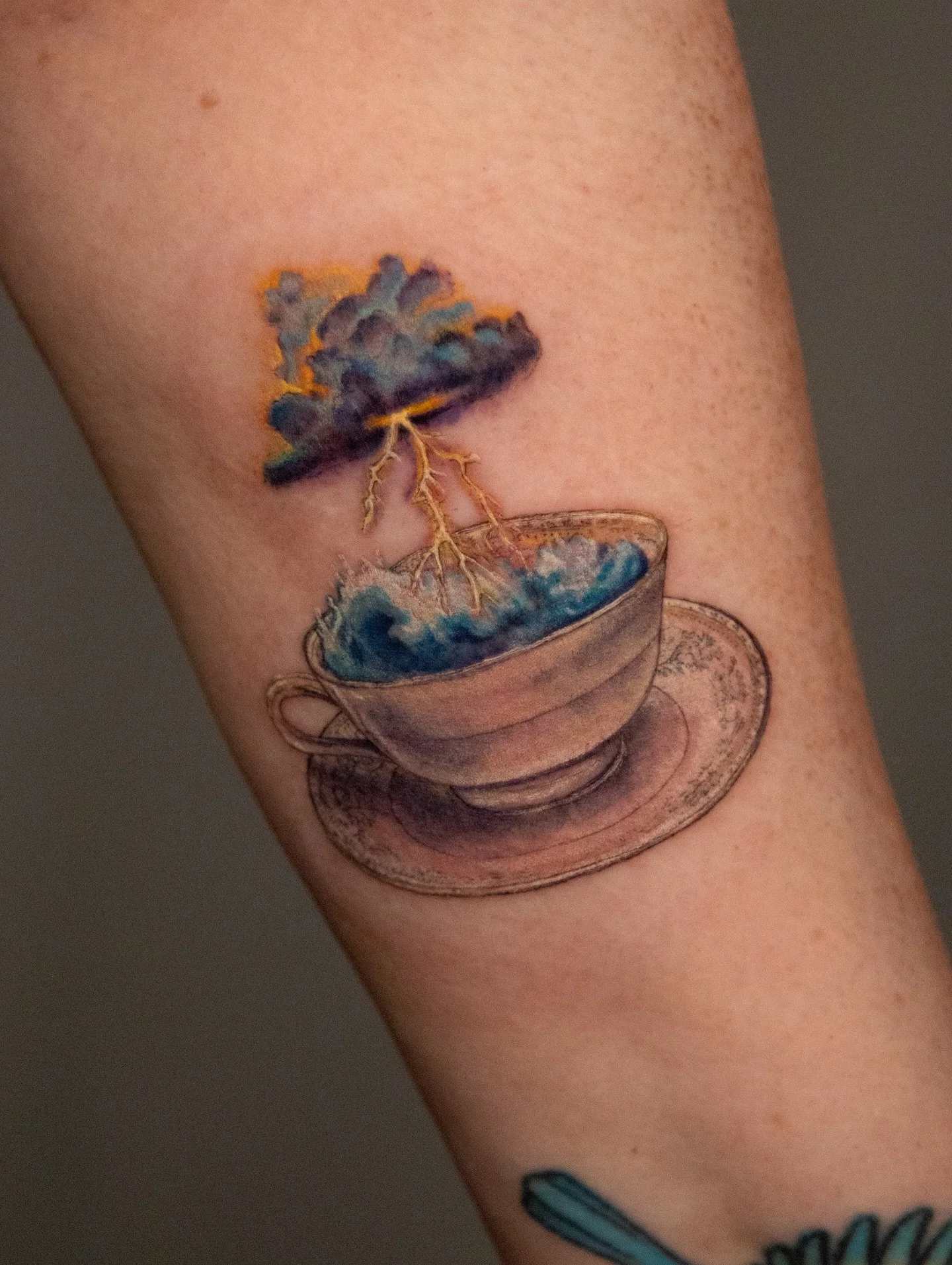 This piece is titled &ldquo;Tempest in a Teacup&rdquo; &ndash; a reminder that stormy seasons in this life are temporary &ndash; featuring her moms teacup. ☕️
.
.
.
#FineArt #FineArtTattoo #SpokaneTattoo #SpokaneArtist #FineLineTattoo #TattooInspirat
