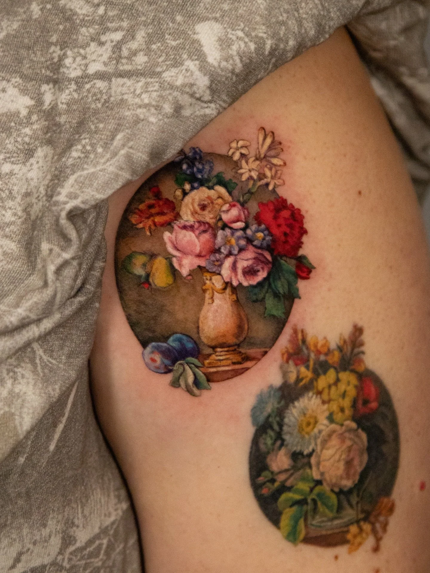 Another painting by Anne Vallayer-Coster for Crystal 💐The piece below is about a year healed!
.
.
.
#FineArt #FineArtTattoo #FineLineTattoo #FloralTattoo #MiamiTattooArtist