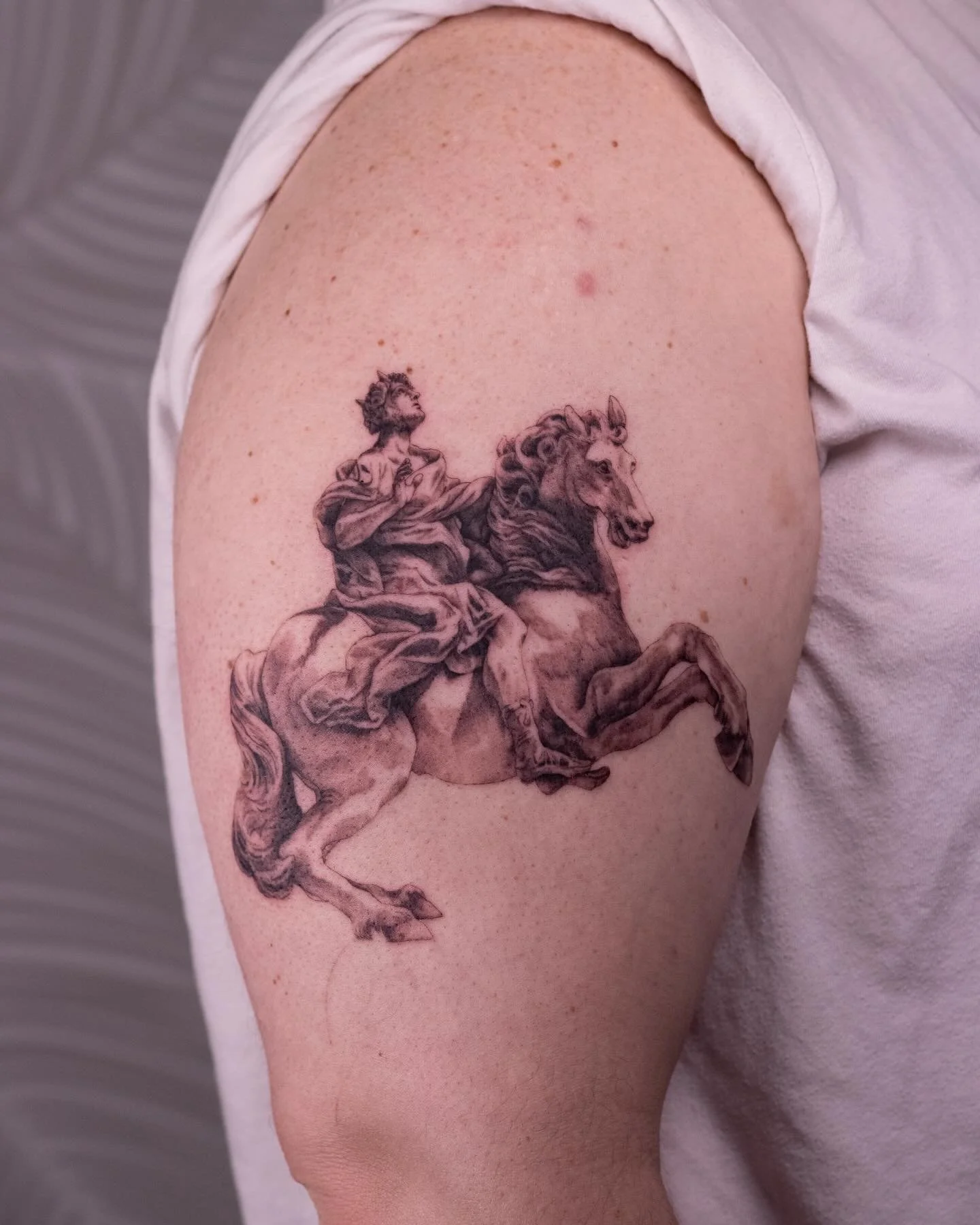 tattooed &ldquo;The Vision of Constantine&rdquo; - a sculpture by Bernini - for Harry during my guest spot in New Jersey. Thank you @inkgallerynj for hosting me. I&rsquo;ll be back in the fall! 

Check out my profile and website for all my guest spot