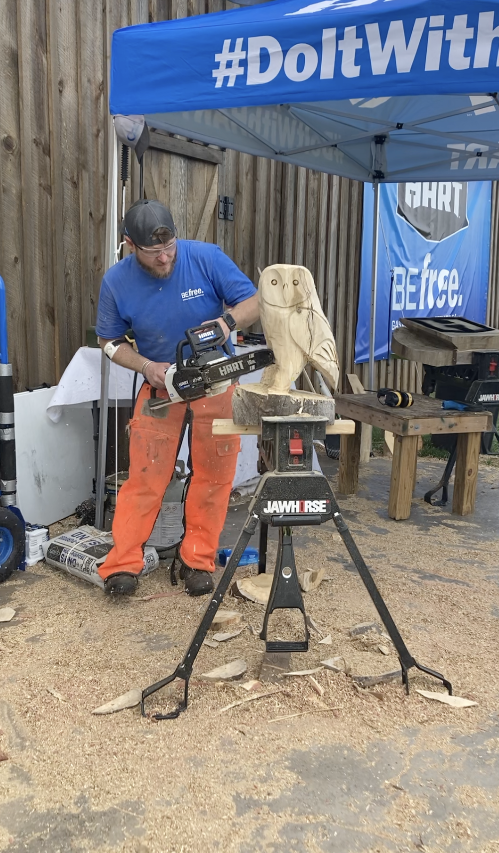 Chainsaw artist at Outdoor Power Influencer event owl.png