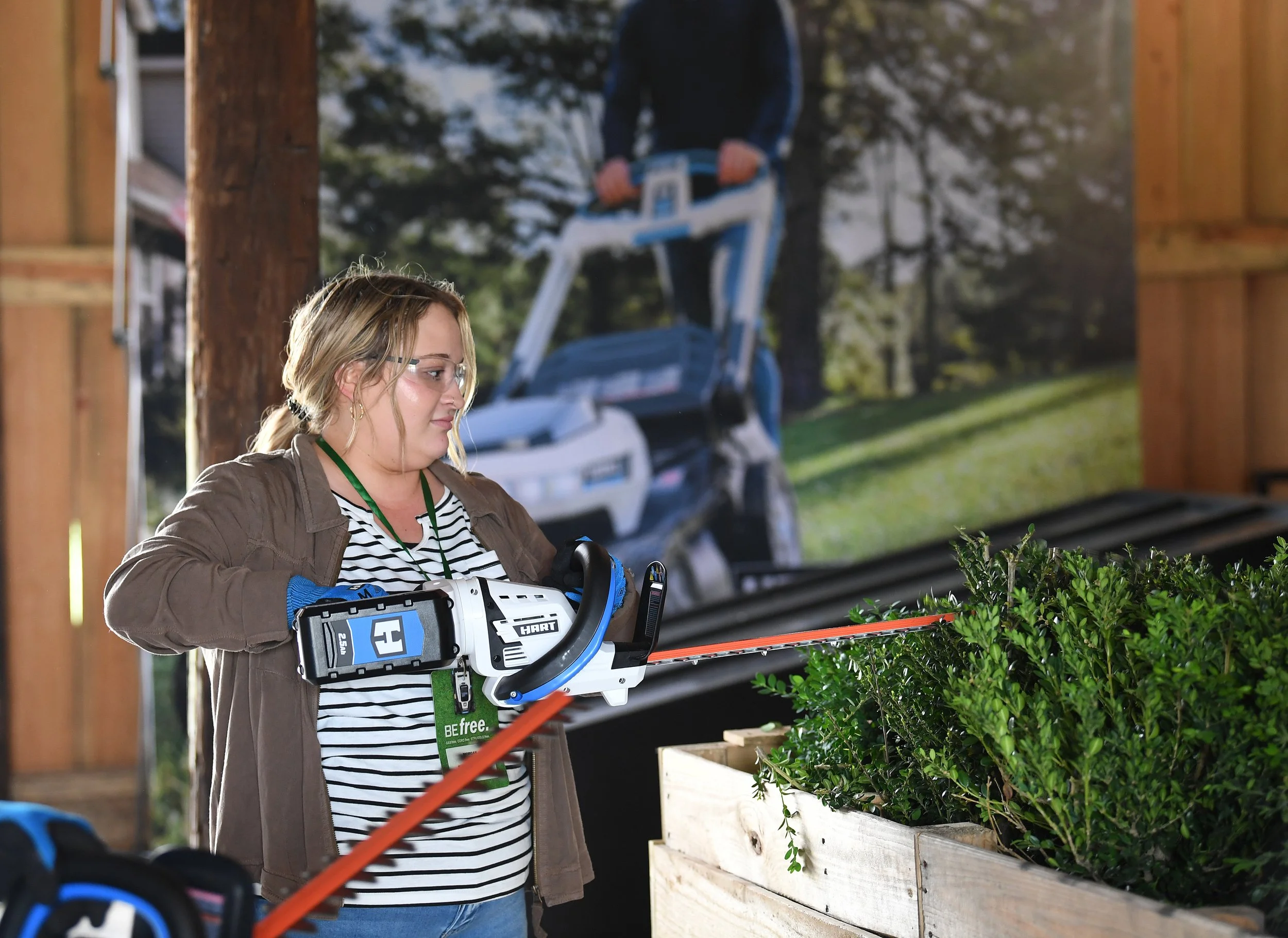 _OldHouseNewTricks, HLHT021VNM.JPG