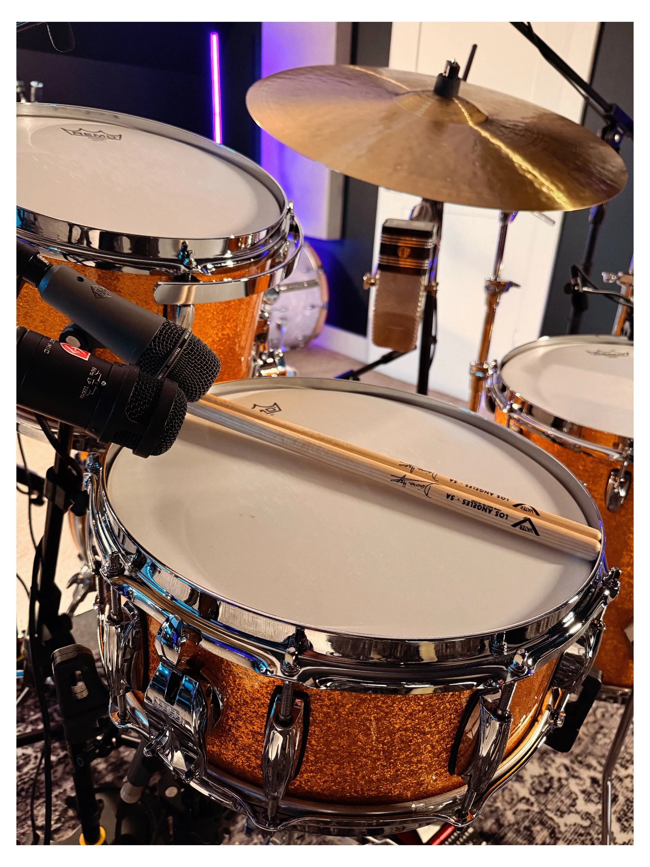 Telefunken M80 + Lauten Snare Mic for Snare