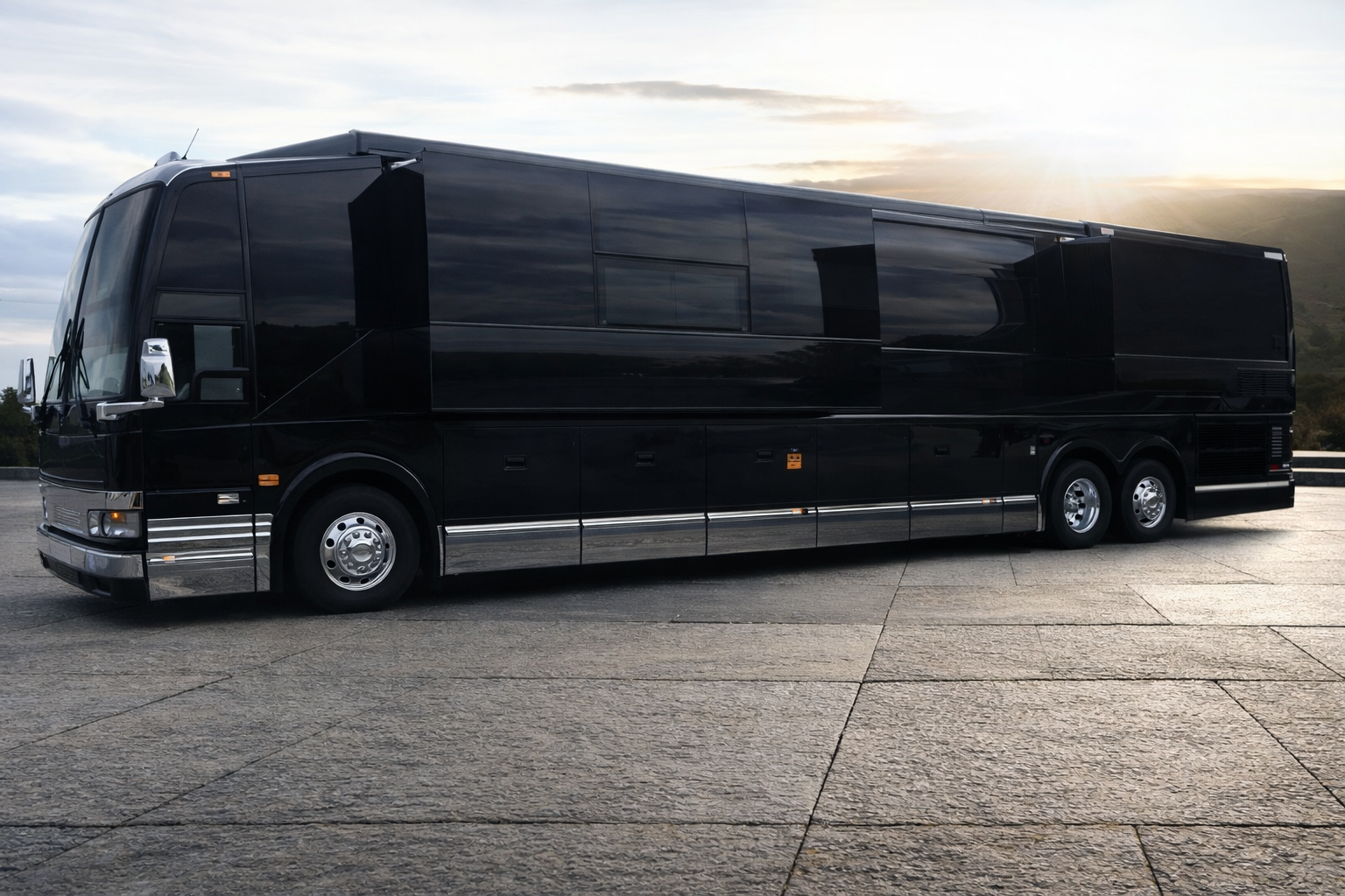 2015 - Prevost H3-45 - 6 Bunks (Front & Back Slides)