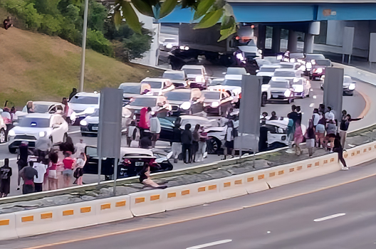 Multi-vehicle crash on Interstate 95 in Pawtucket