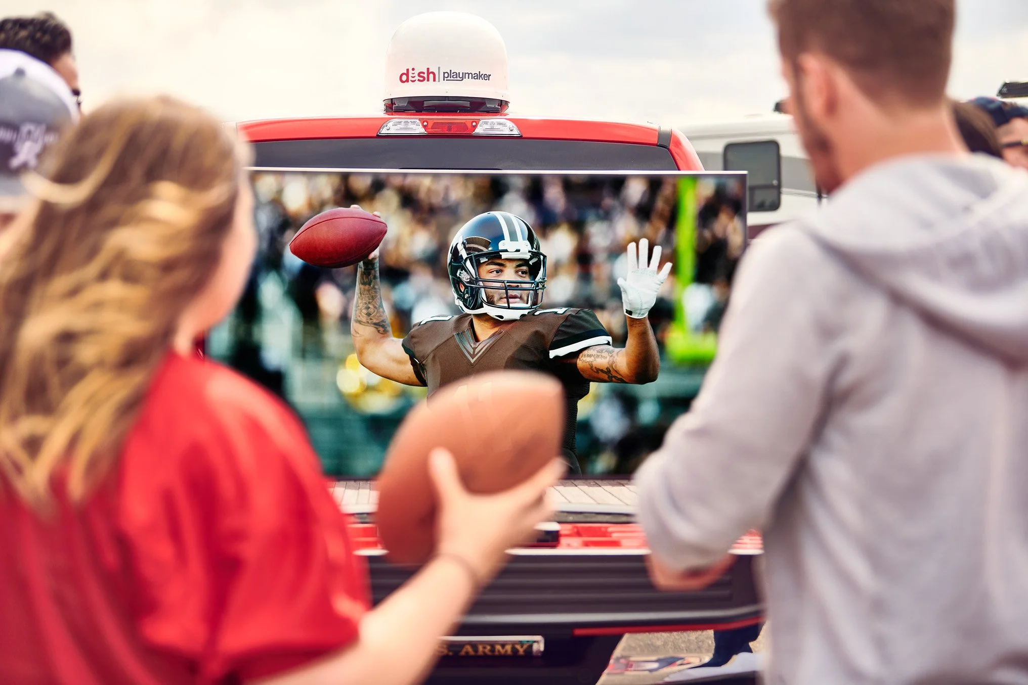 180517_dish outdoors_shot 06_382_RGB_low-res.jpg