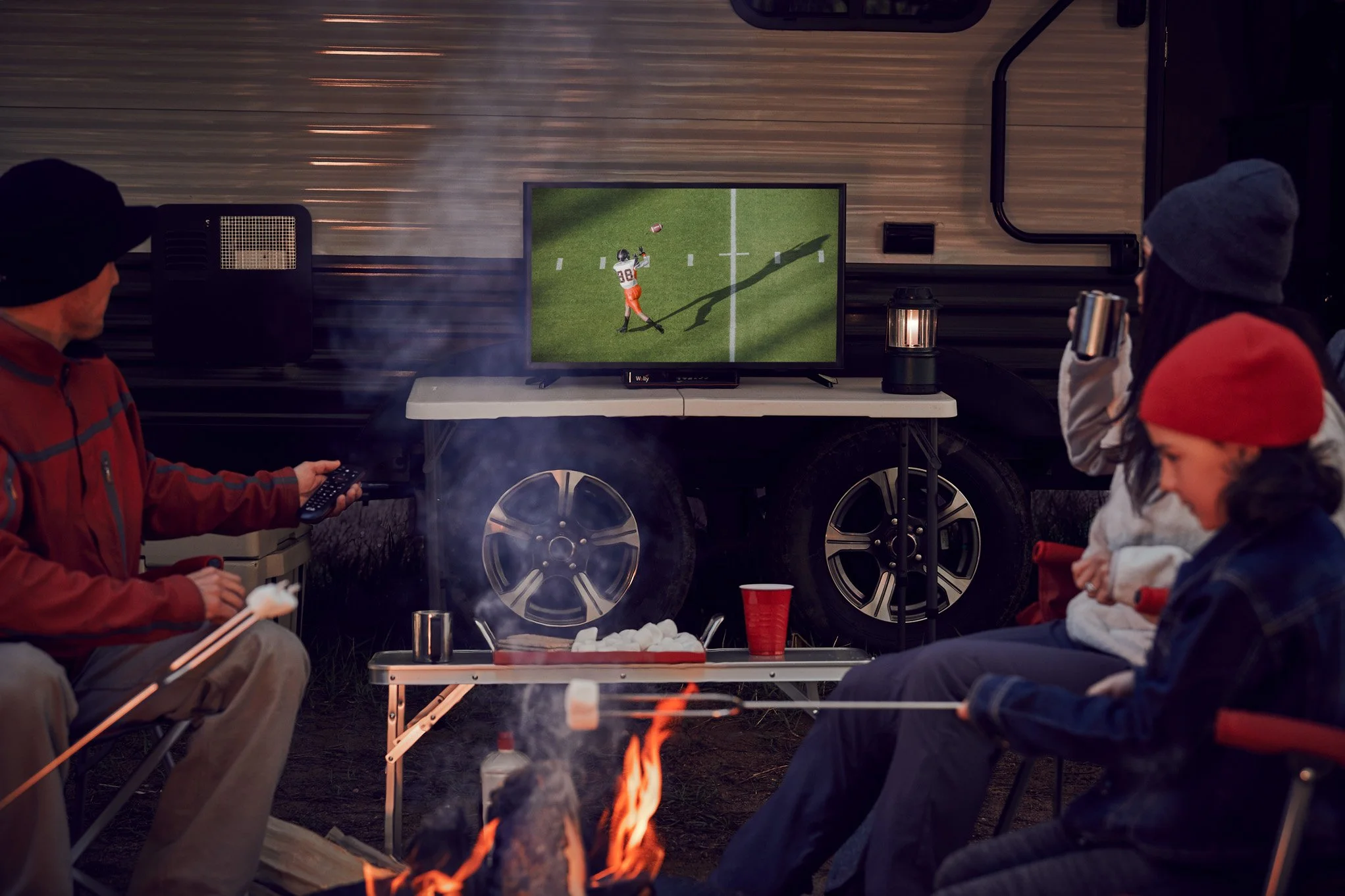 180516_dish outdoors_shot 01_187_RGB_low-res.jpg