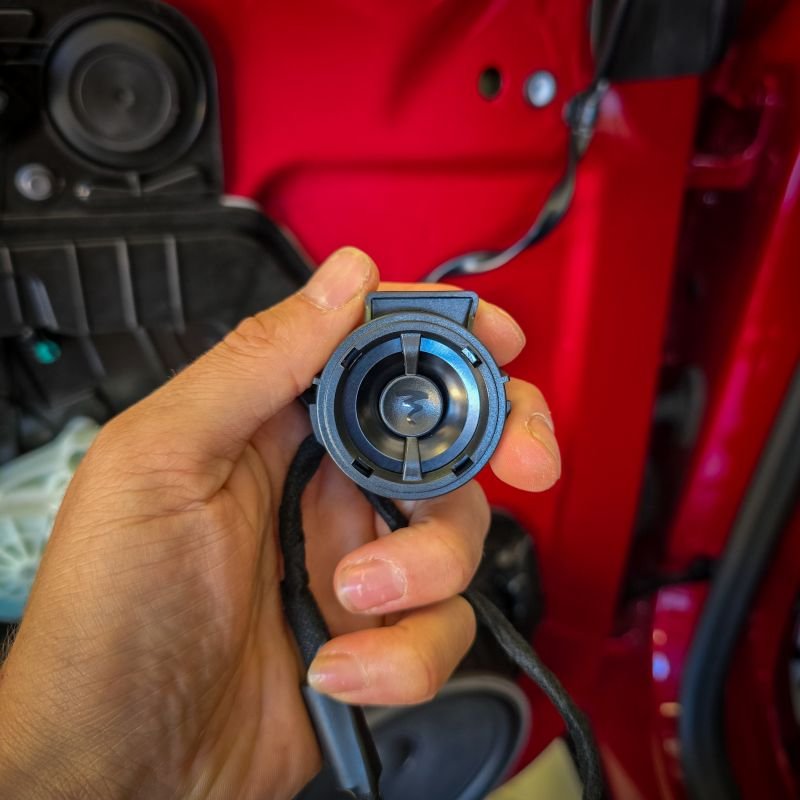 Tesla Focal Inside tweeter