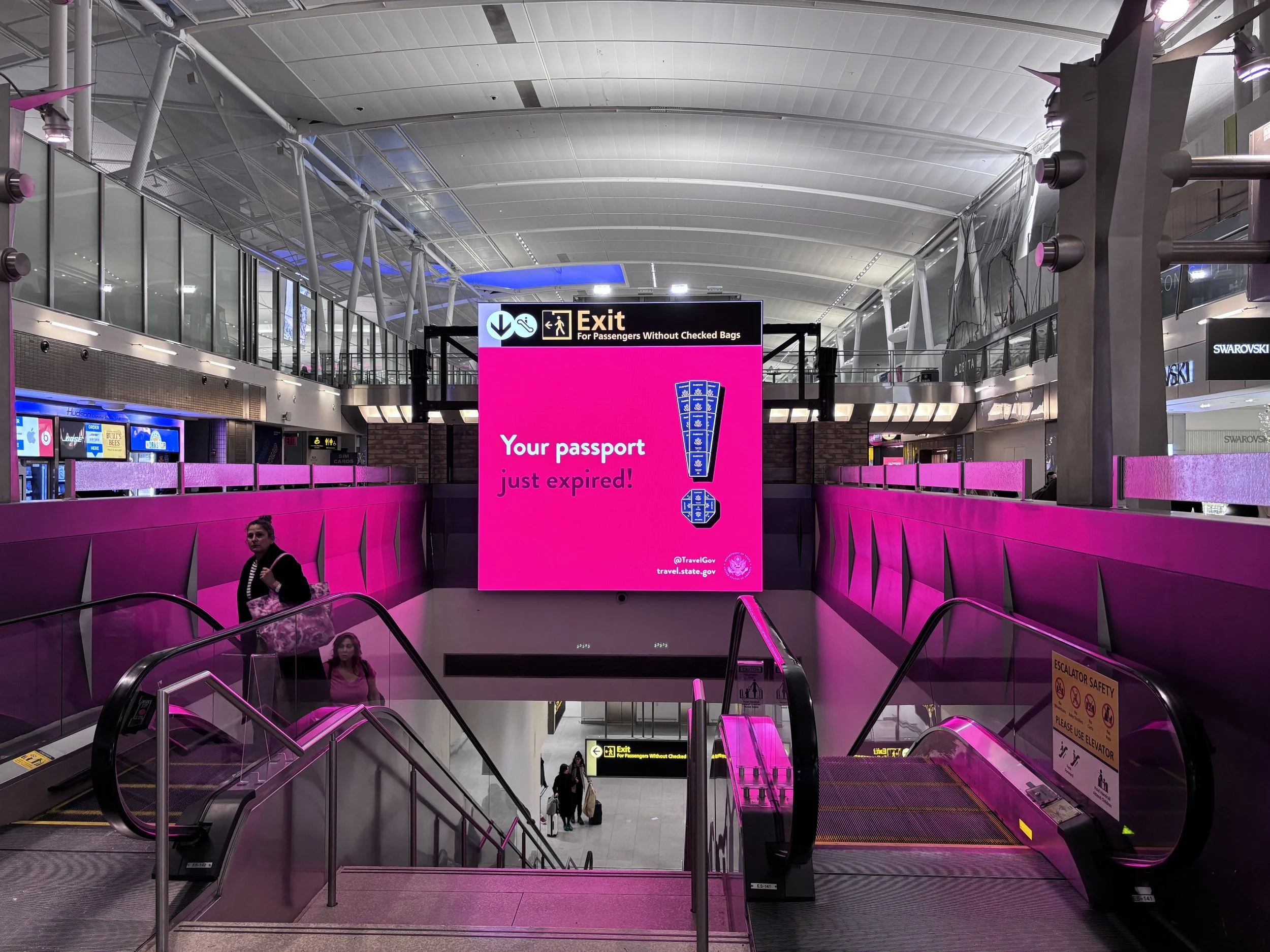 AIR_JFK_PK3VW-1_Digital_LCD_Sreen_U.SDepartmentofConsularAffairs_20240401 (5).jpg