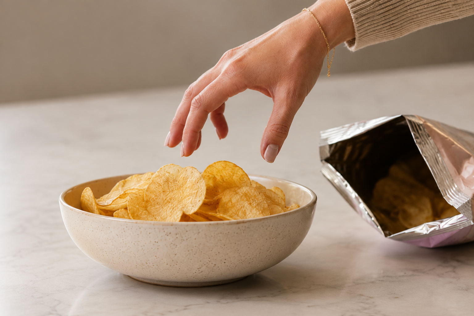 Why Am I Eating When I’m Not Hungry? The 3 Types of Hunger Driving Your Eating—and What to Do About Them