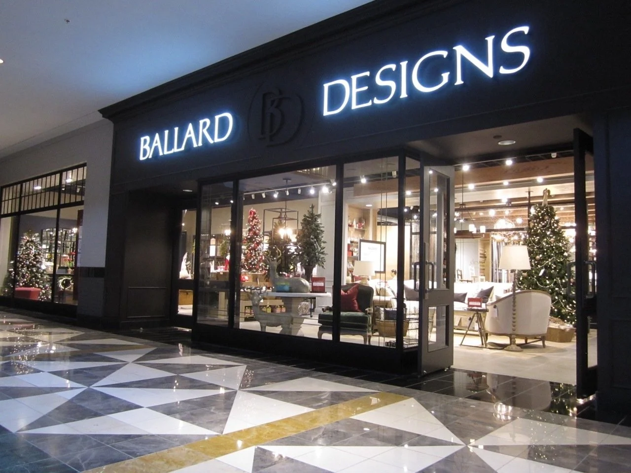 metal-boutique-ballard-designs-mall-line-storefront-1-1920x1920.jpeg