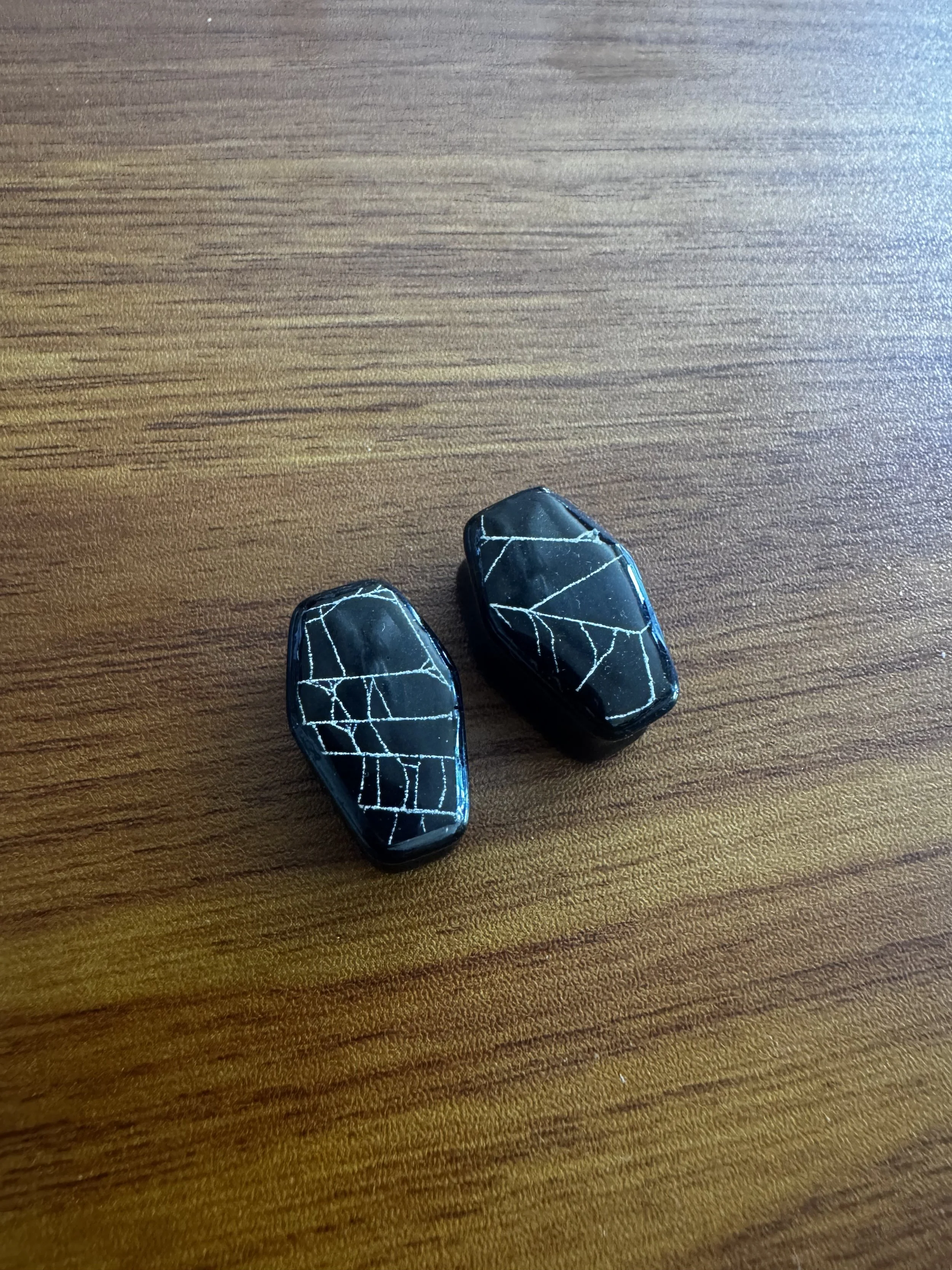 19mm obsidian coffin shaped spider web plugs