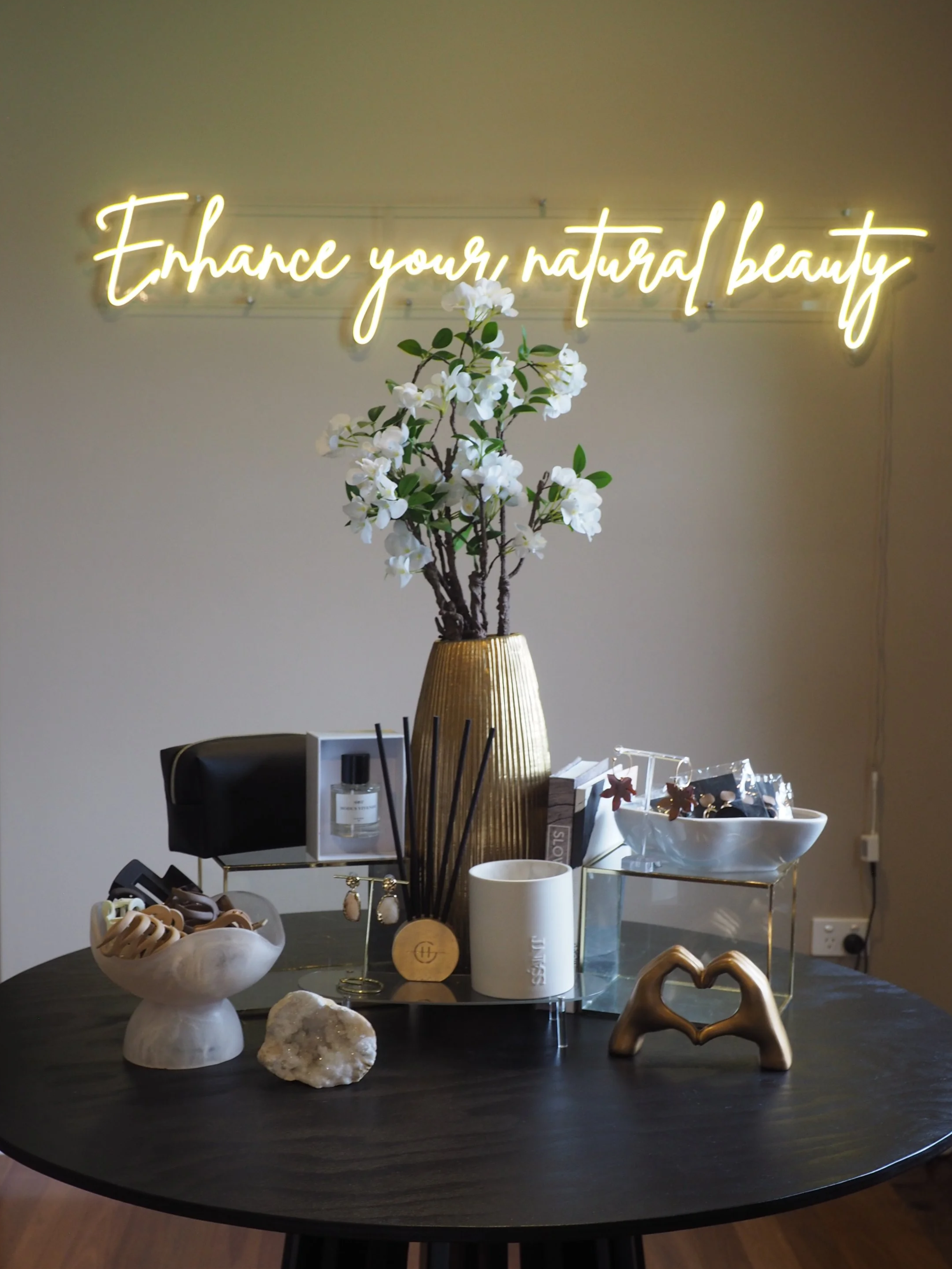 Aurora Glow Beauty Lounge will help you 'Enhance your natural beauty'.