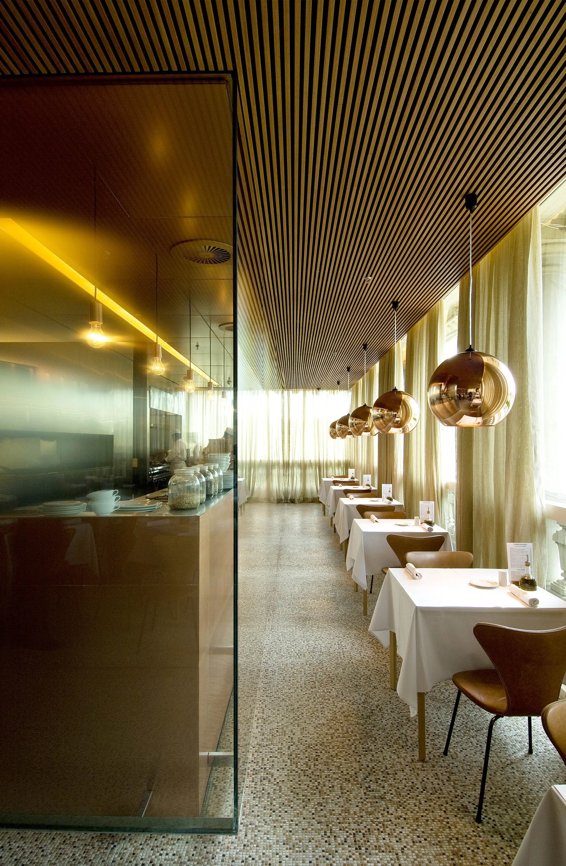 restaurant forrenia8.jpg