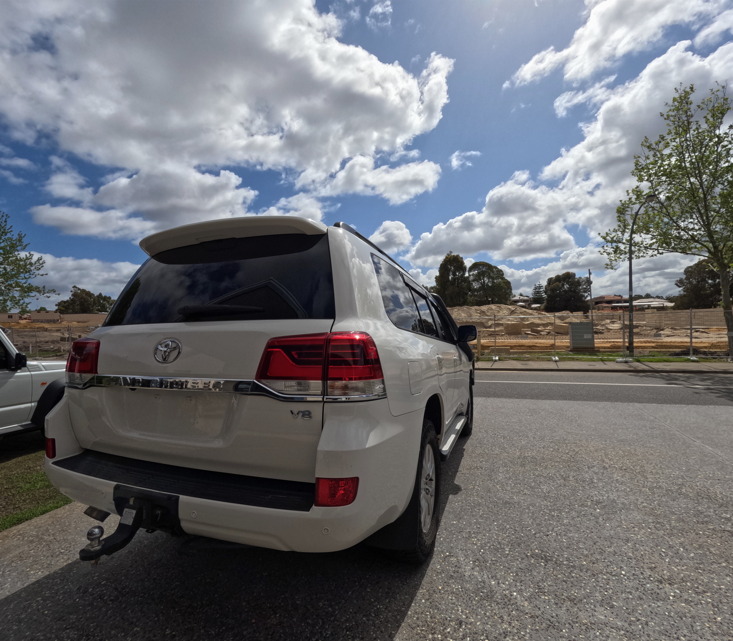 Professional maintenance detailing on a white Toyota LandCruiser 200 Series in Perth. Interior and exterior cleaning for a showroom-ready finish on a V8 4WD.