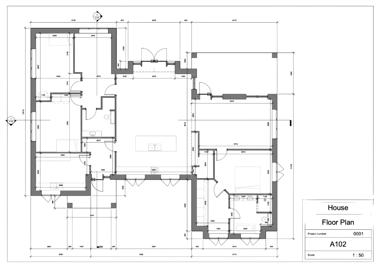 Arkitekttegning af et hus, der viser vægge, døre, vinduer og rum med mål