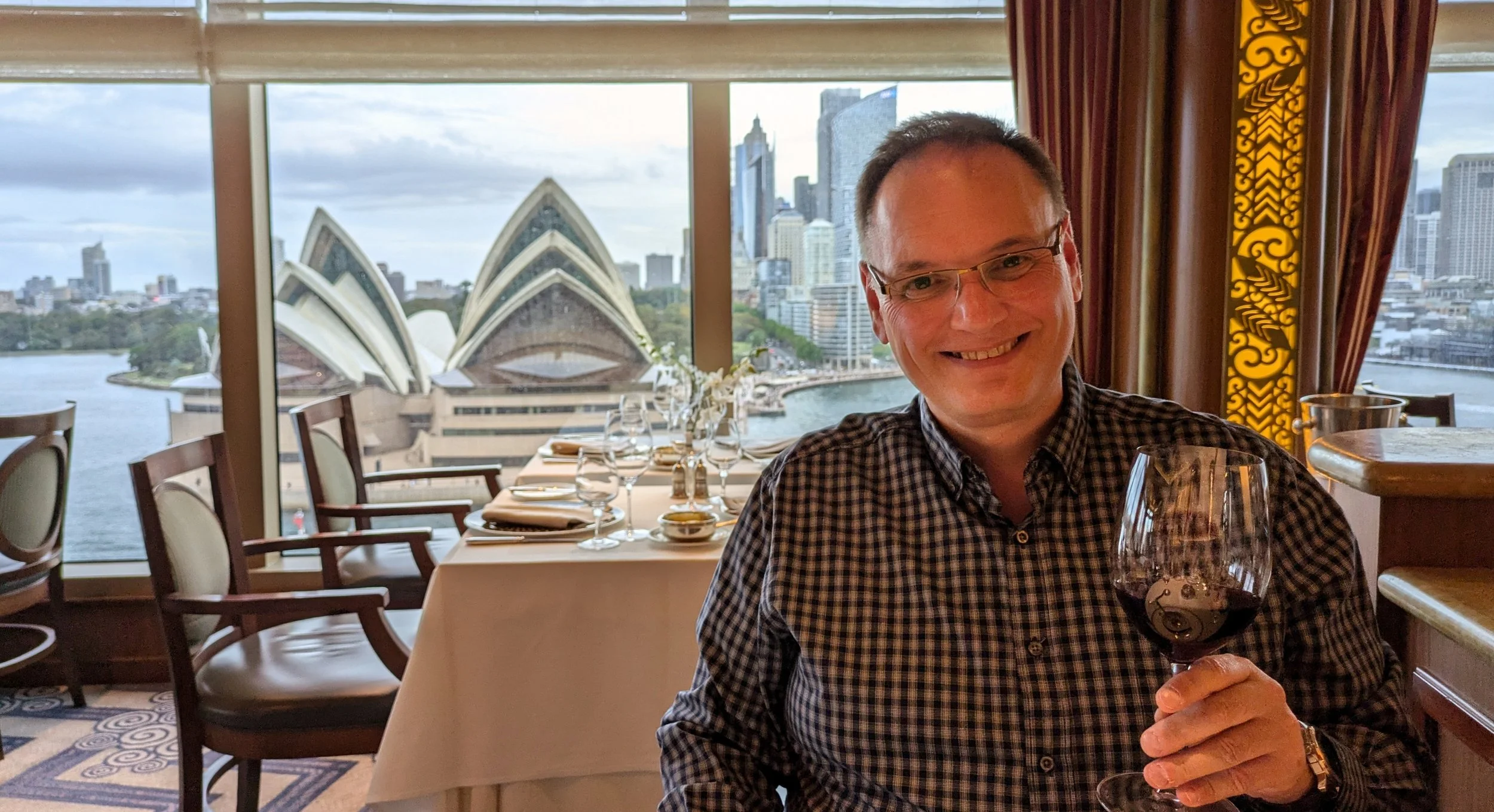 Return to Queen Elizabeth, Such a Suite Ride