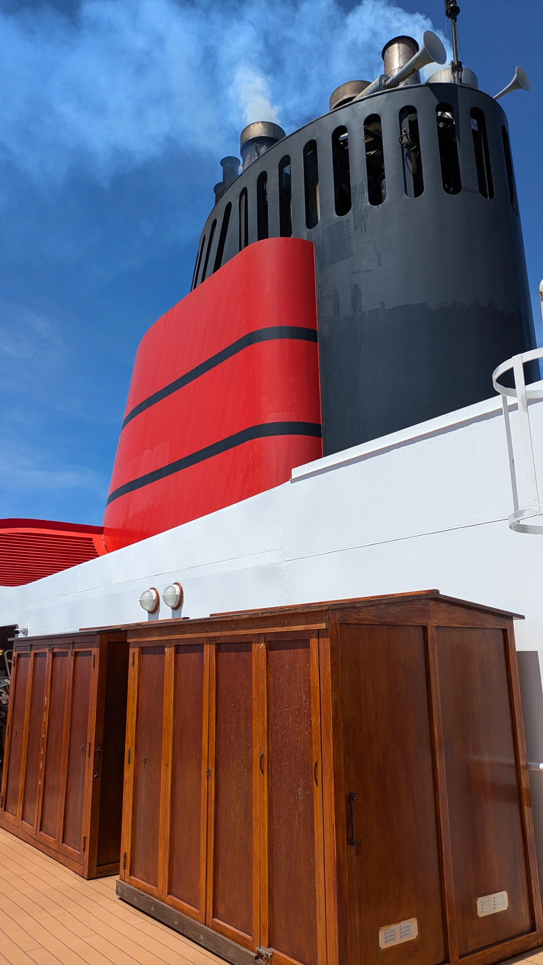 Cunard red funnel