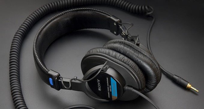 sony headphones 2.jpg