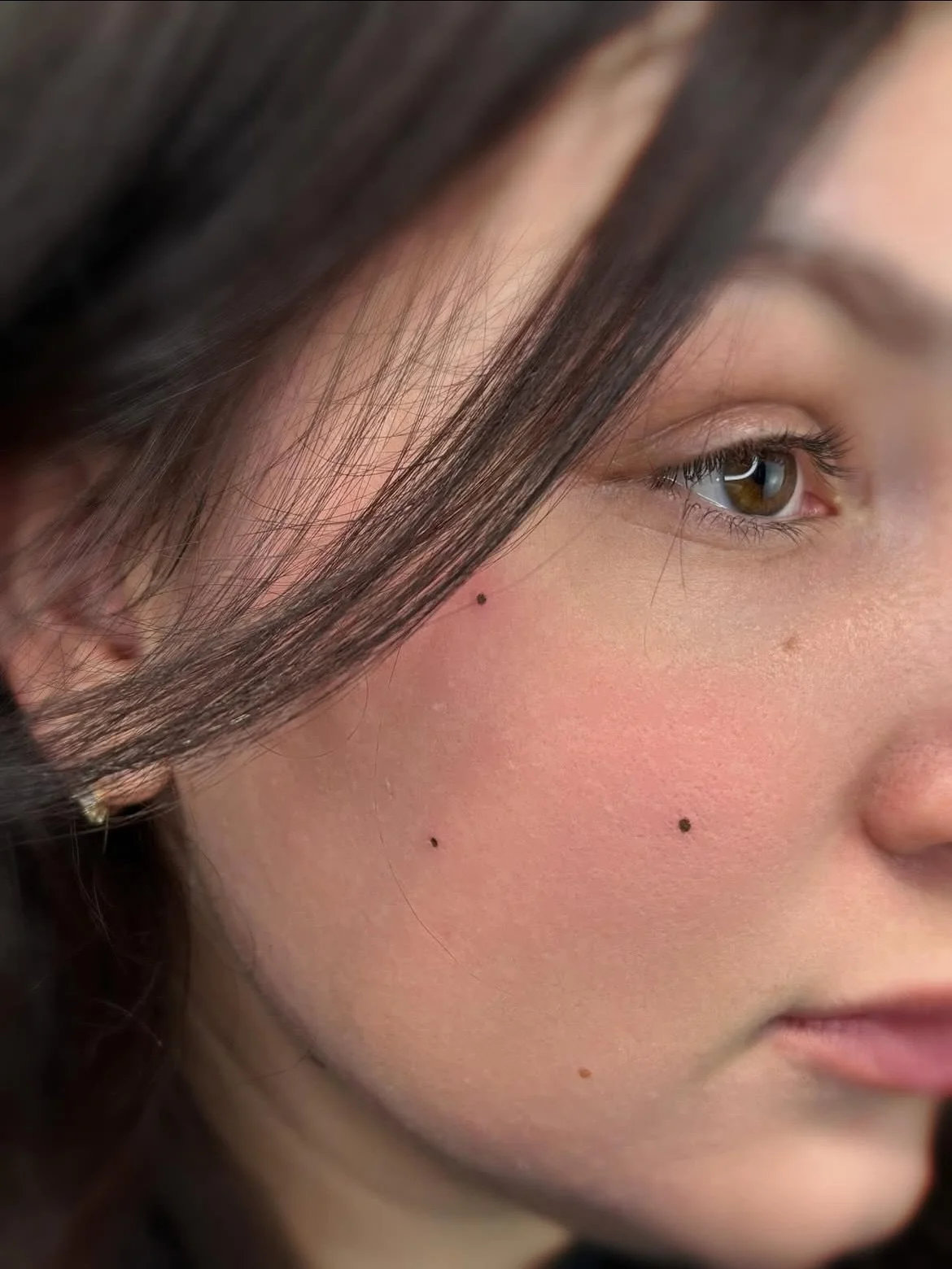 ✨GRAINS DE BEAUT&Eacute; ✨Le petit d&eacute;tail
qui change tout

✨ Beauty spots / grains de beaut&eacute;
💶 60&euro; &ndash; jusqu&rsquo;&agrave; 3 grains de beaut&eacute;
🎯 R&eacute;sultat naturel &amp; placement sur-mesure

📍 Onyx Studio &ndash