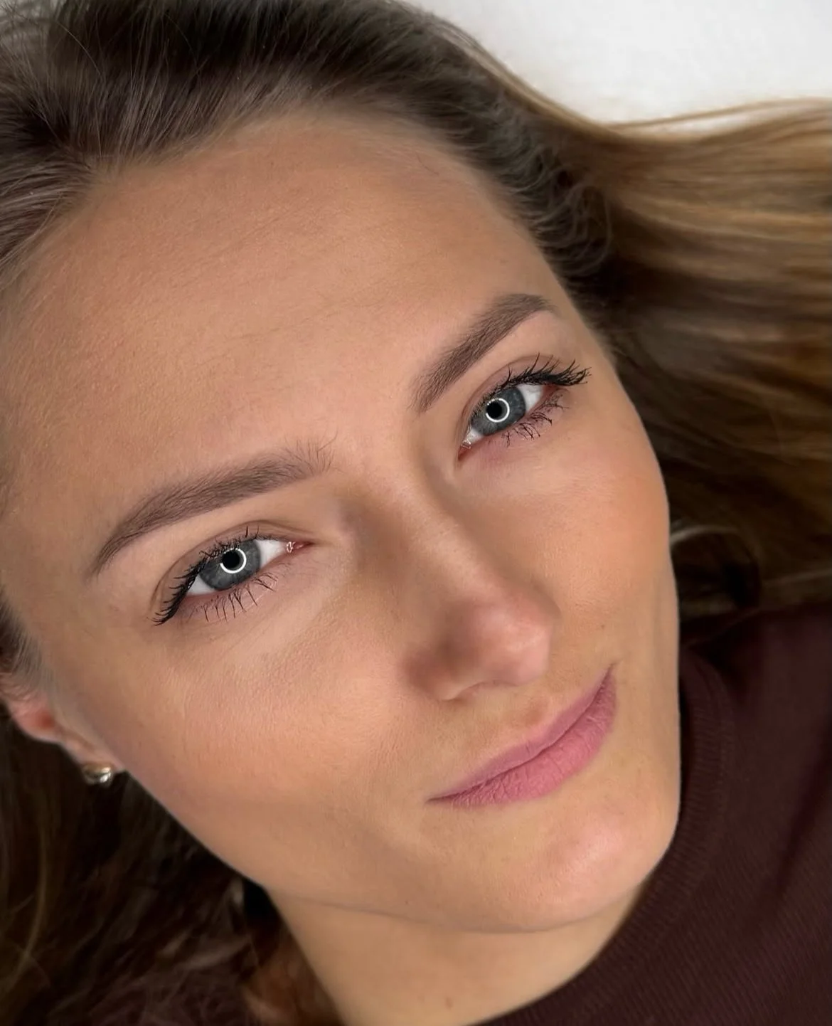 Microshading des sourcils au rendu naturel réalisé chez Onyx Studio à Marseille