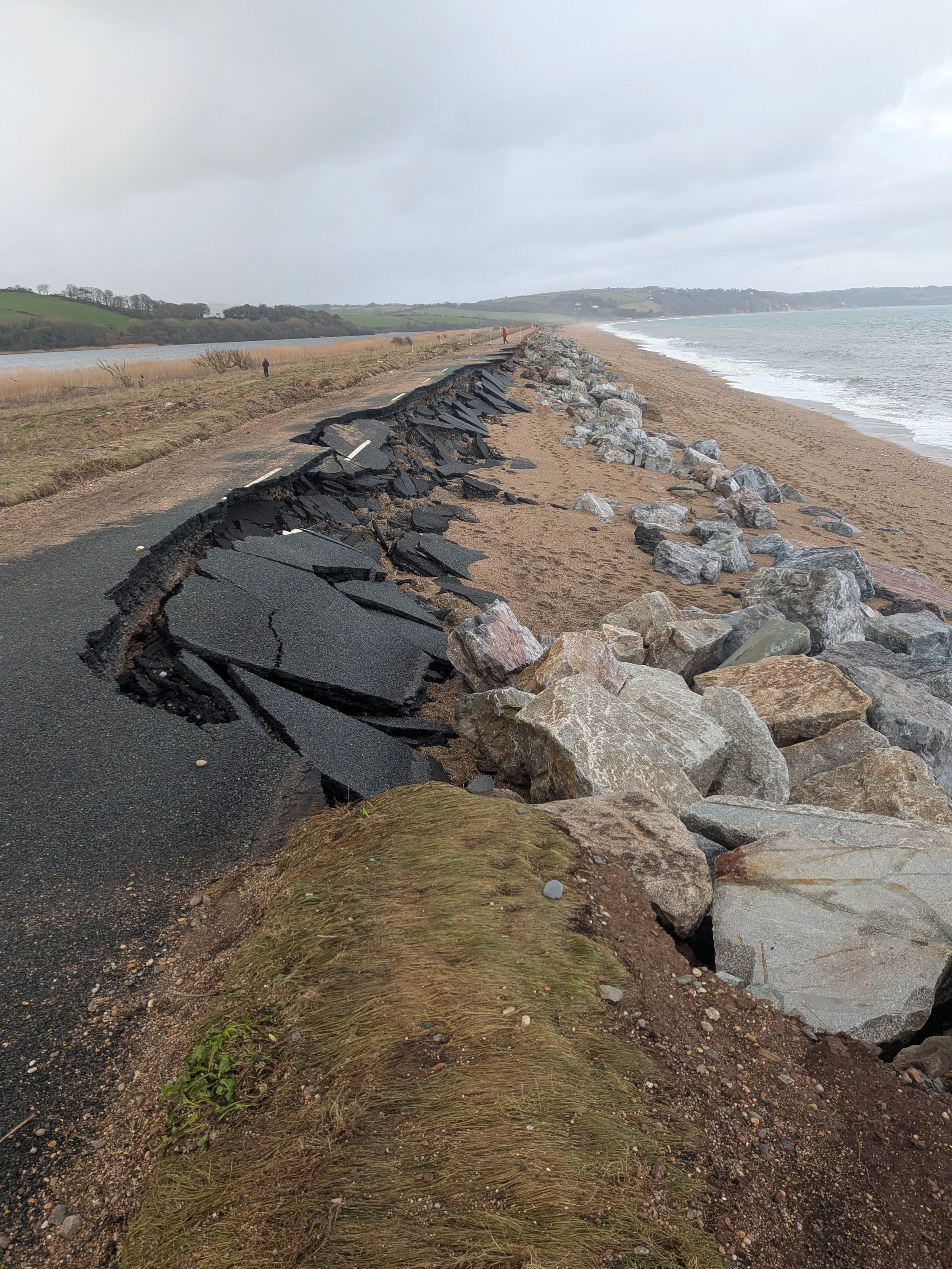 Slapton Sands, Hanging On by a Thread.🌊