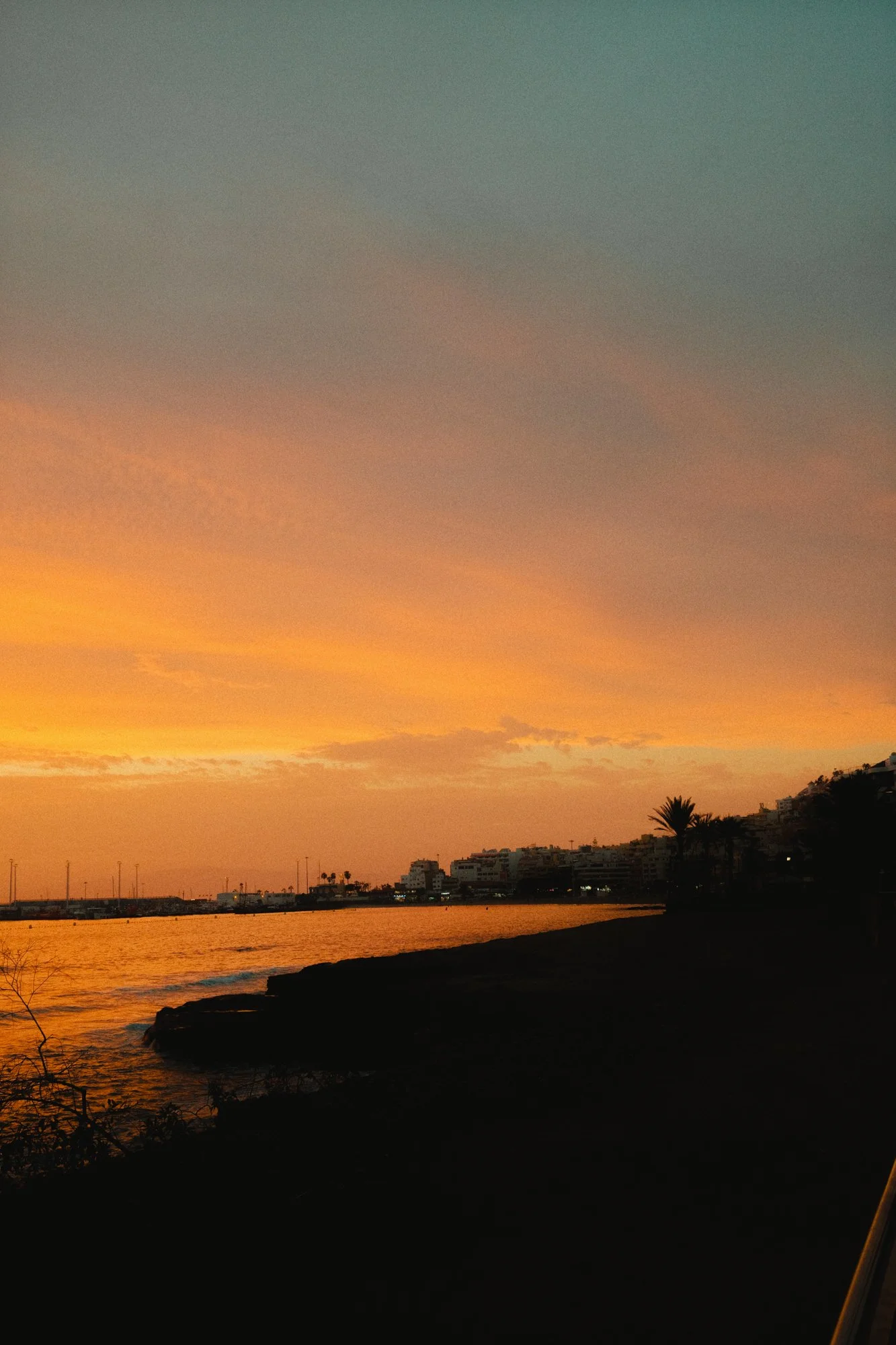 Sunset in Los Cristianos with cocktails and great atmosphere