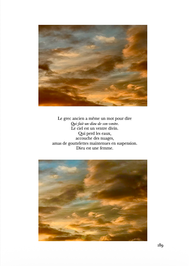 Ciel orageux avec des nuages colorés lors du coucher du soleil.