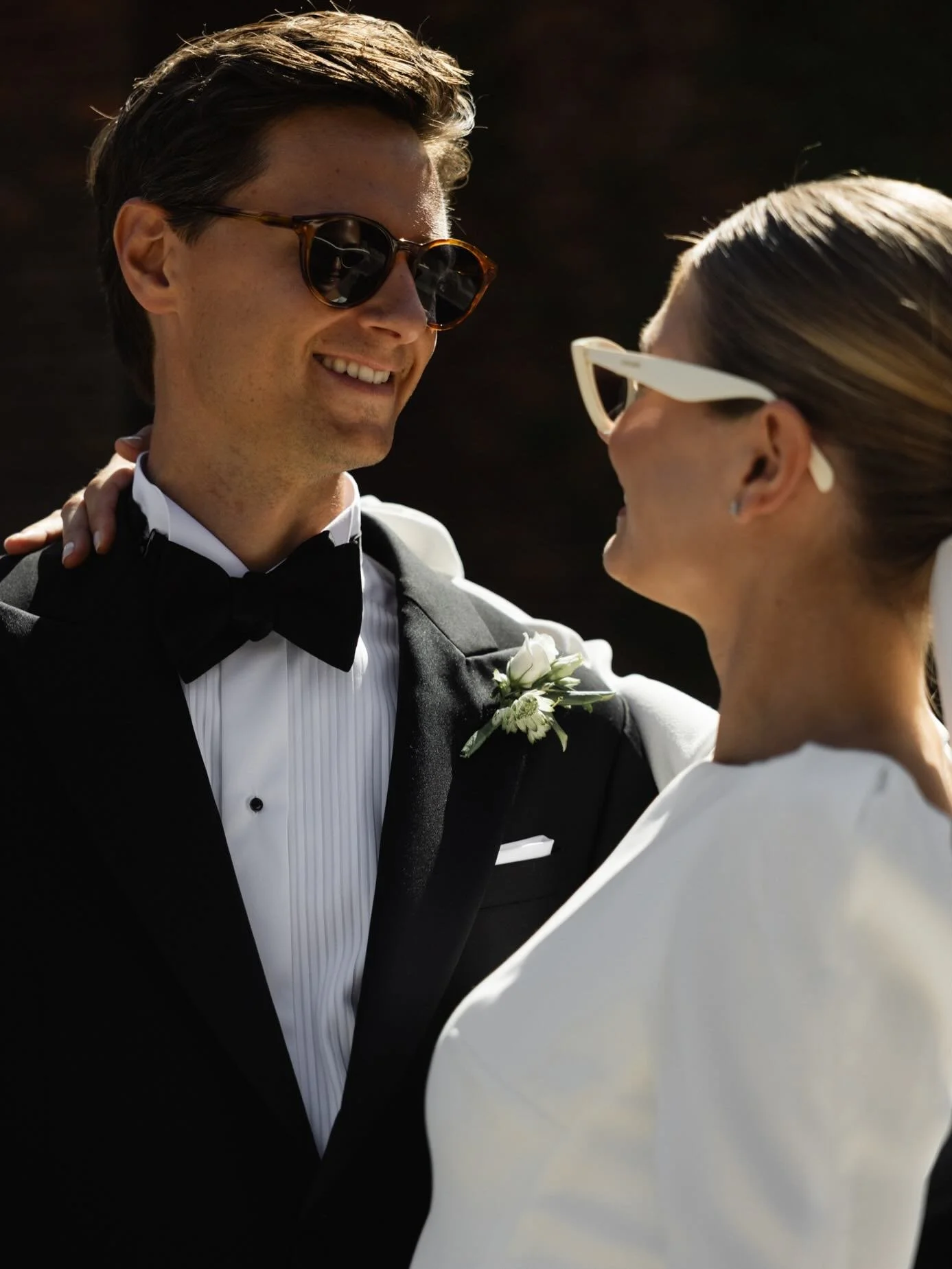 🕶️💍🍾🍽️
Frida &amp; Torkel p&aring; Midt&aring;sen, for en stilfull og tilbakelent dag!