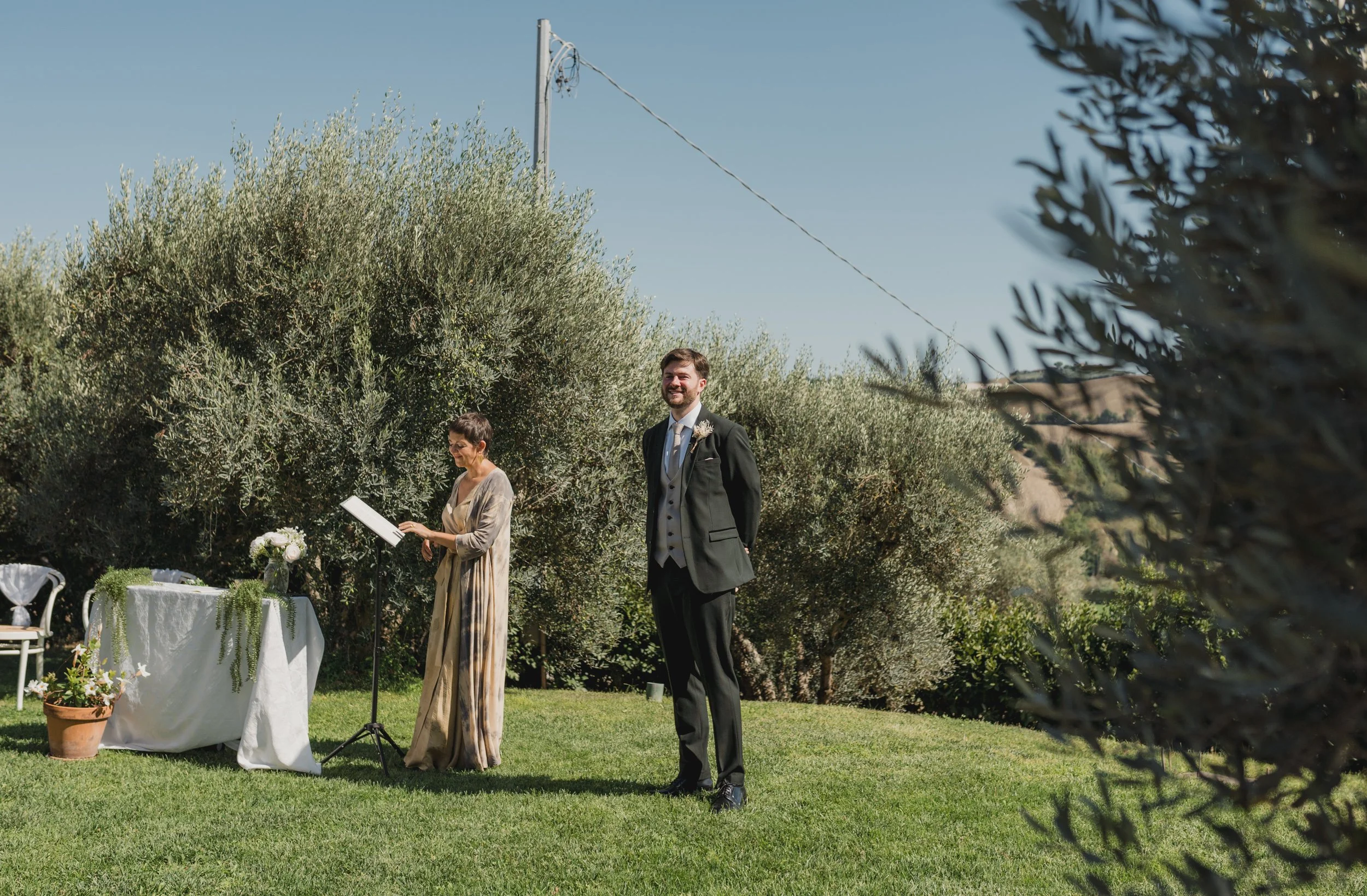 luxury destination weddings in Tuscany  top Tuscany wedding celebrants who deliver bespoke scripts and heartfelt vows.