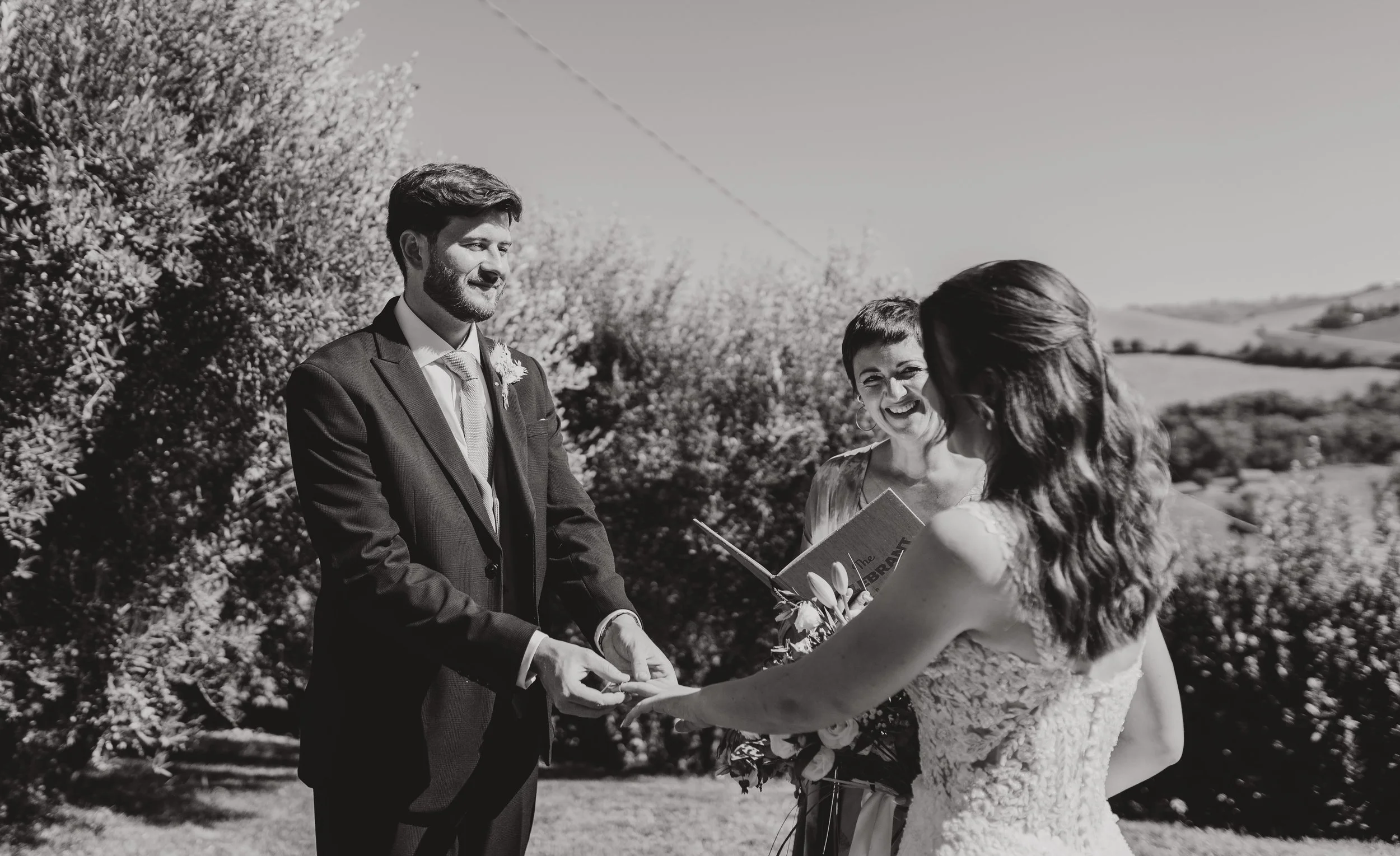 Tuscany vows renewal often takes place in vineyards, olive groves, or charming hilltop estates, with a focus on romance, elegance, and local culture. Amalfi Coast vows renewal offers cliffside ceremonies with dramatic sea views and Mediterranean suns