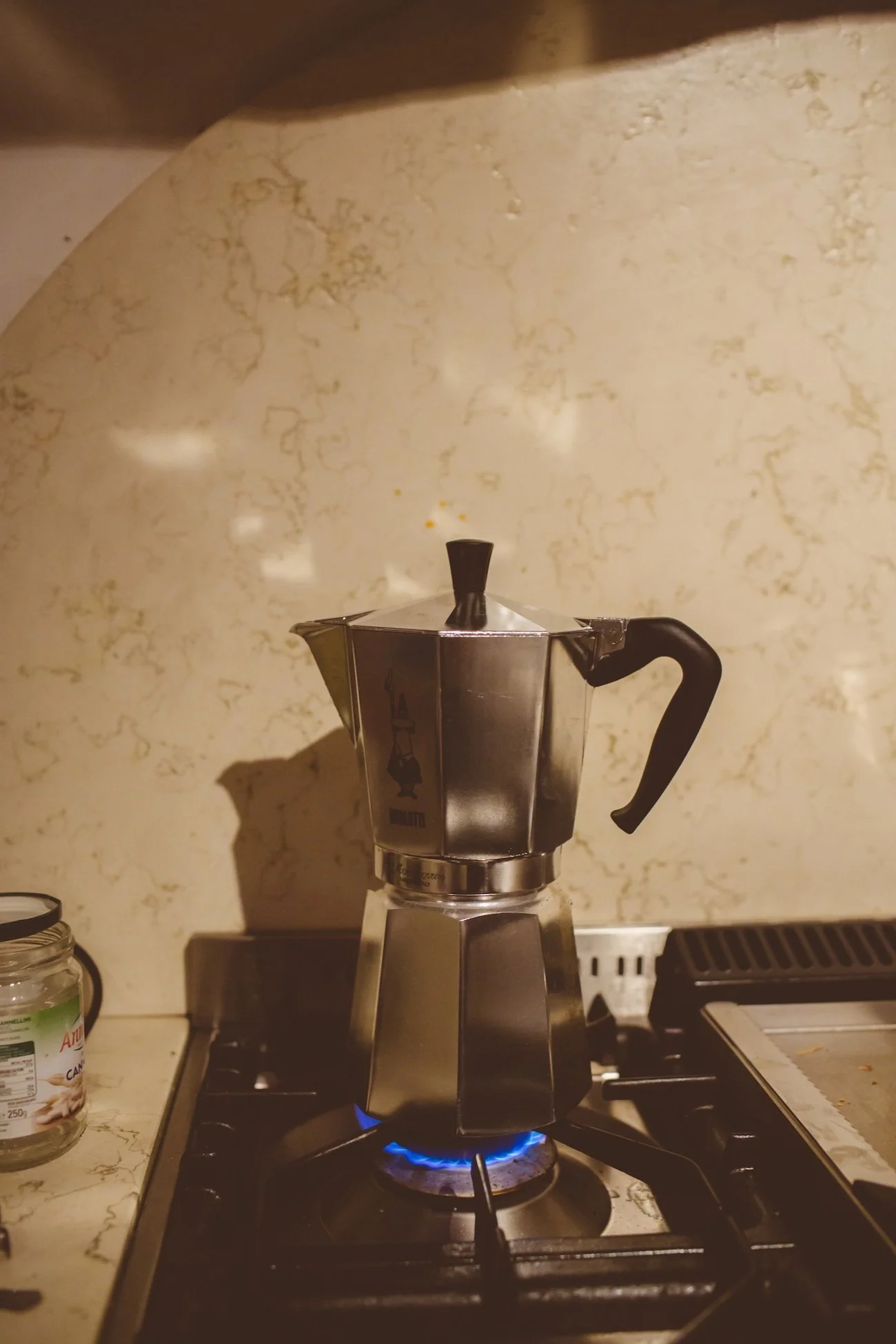 A slow life is savoured in small pleasures: in the aroma of coffee that lingers with every breath, and in the gentle calm that drifts through our days