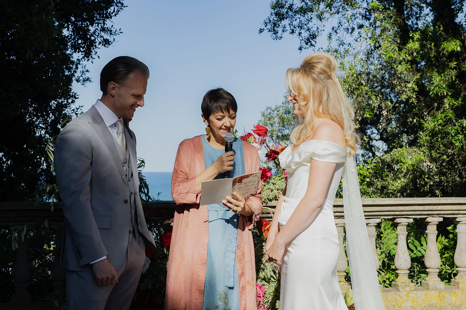 A native English and Italian‑speaking celebrant for civil and symbolic ceremonies throughout Italy. Paola Orazi Independent Celebrant the best thoughtful approach.