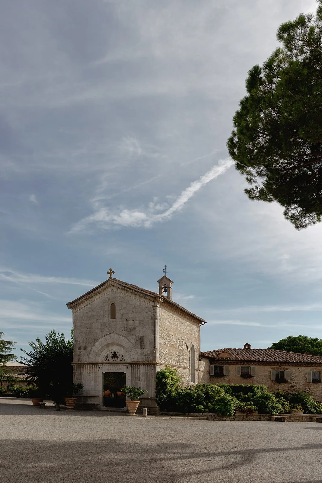 Paola Orazi wedding celebrant every wedding becomes a once-in-a-lifetime journey of love, culture, cuisine, and Italian lifestyle.